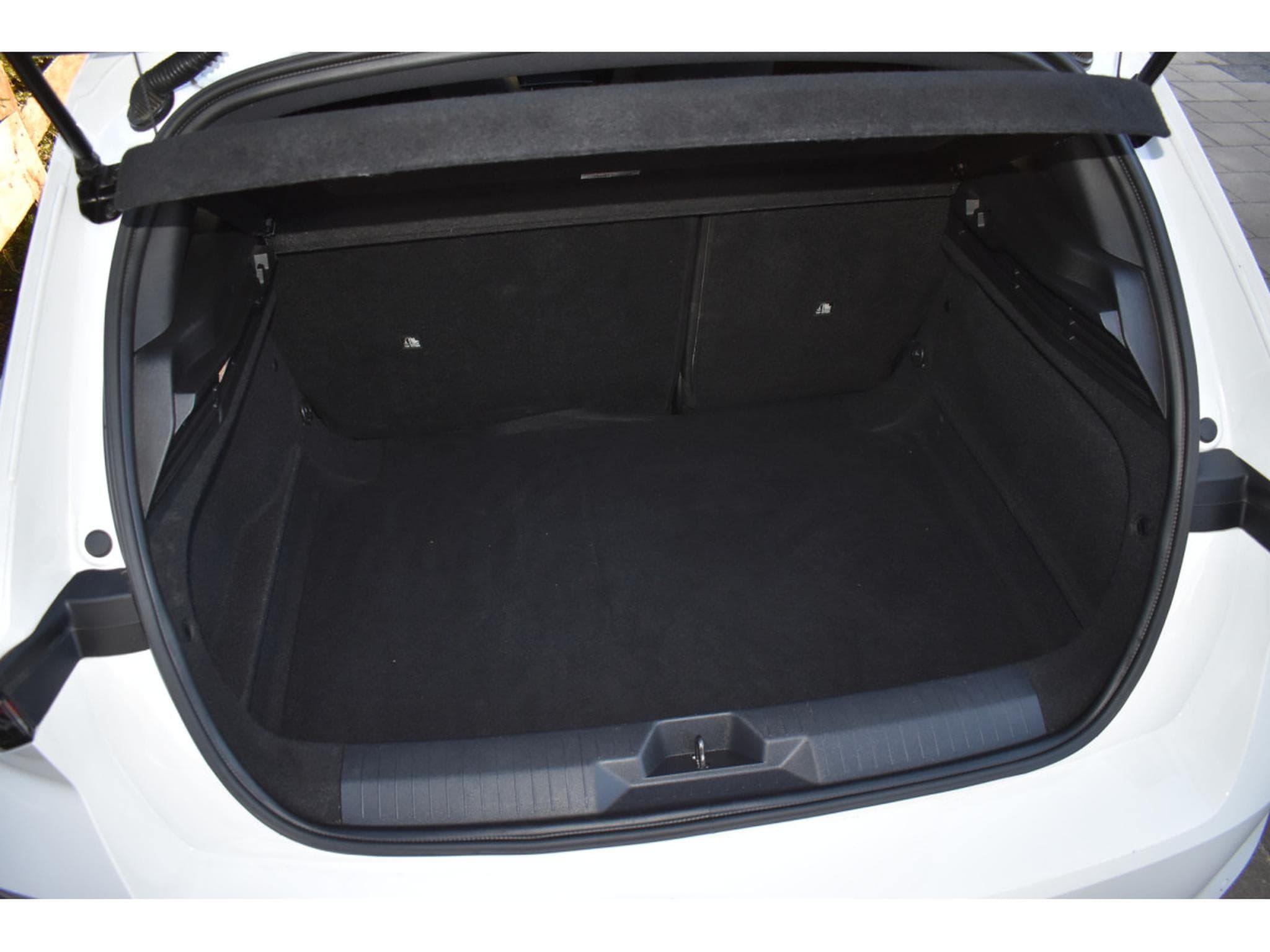 Opel Astra 1,2 Turbo 130 S/Edition Automatic (2025) - Photo 18