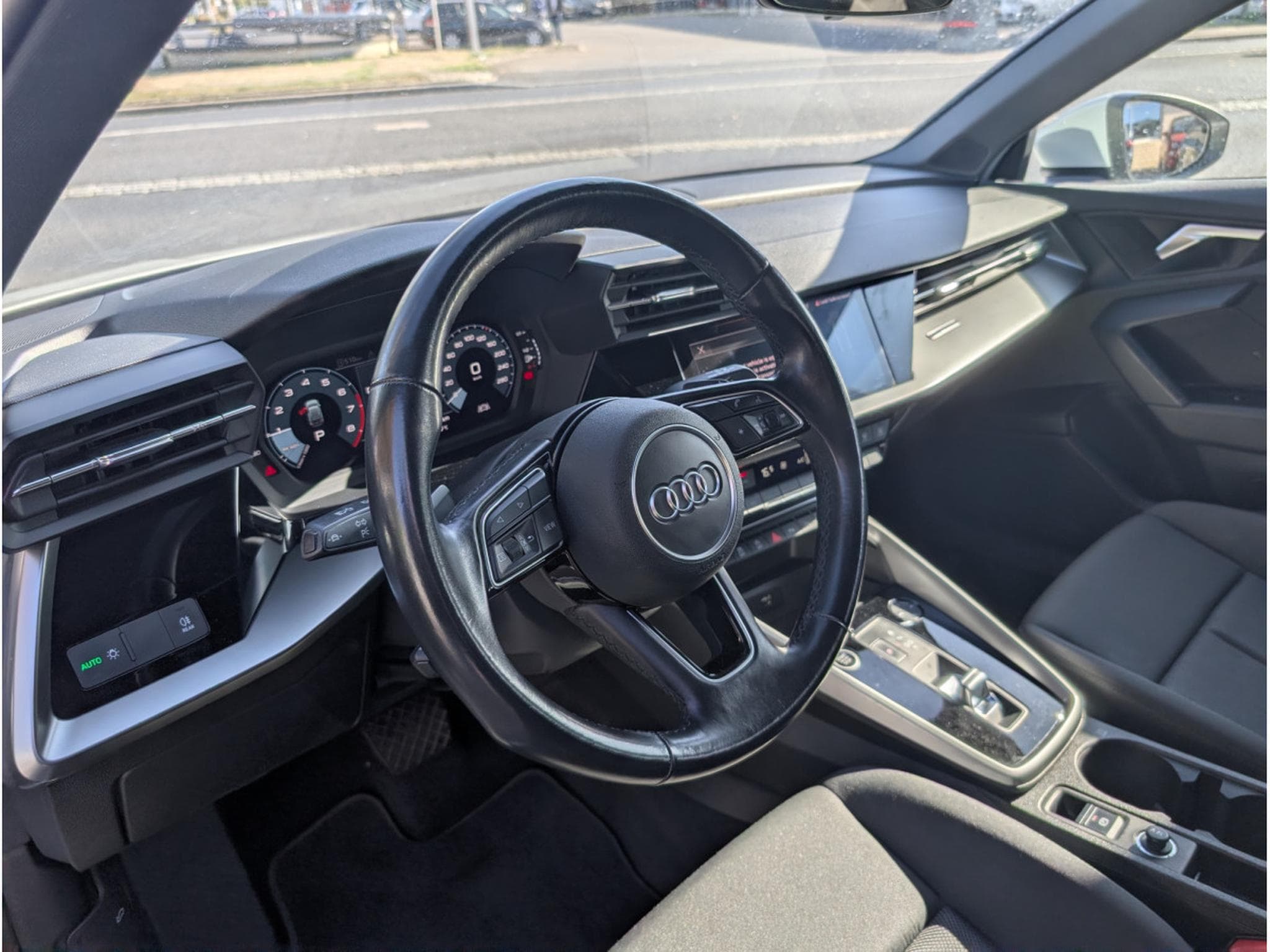 Audi A3 35 TFSI 150 S-TRONIC (2021) - Photo 6