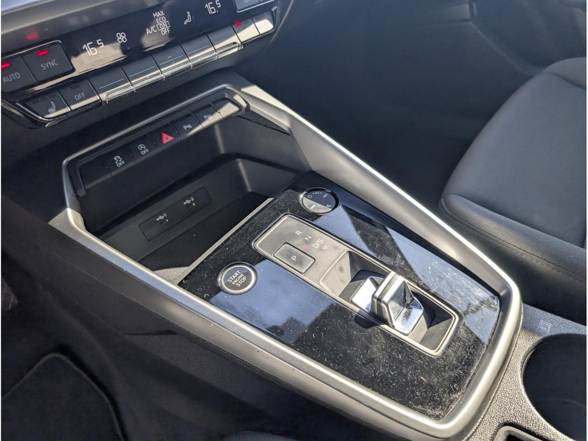 Audi A3 35 TFSI 150 S-TRONIC (2021) - Photo 8