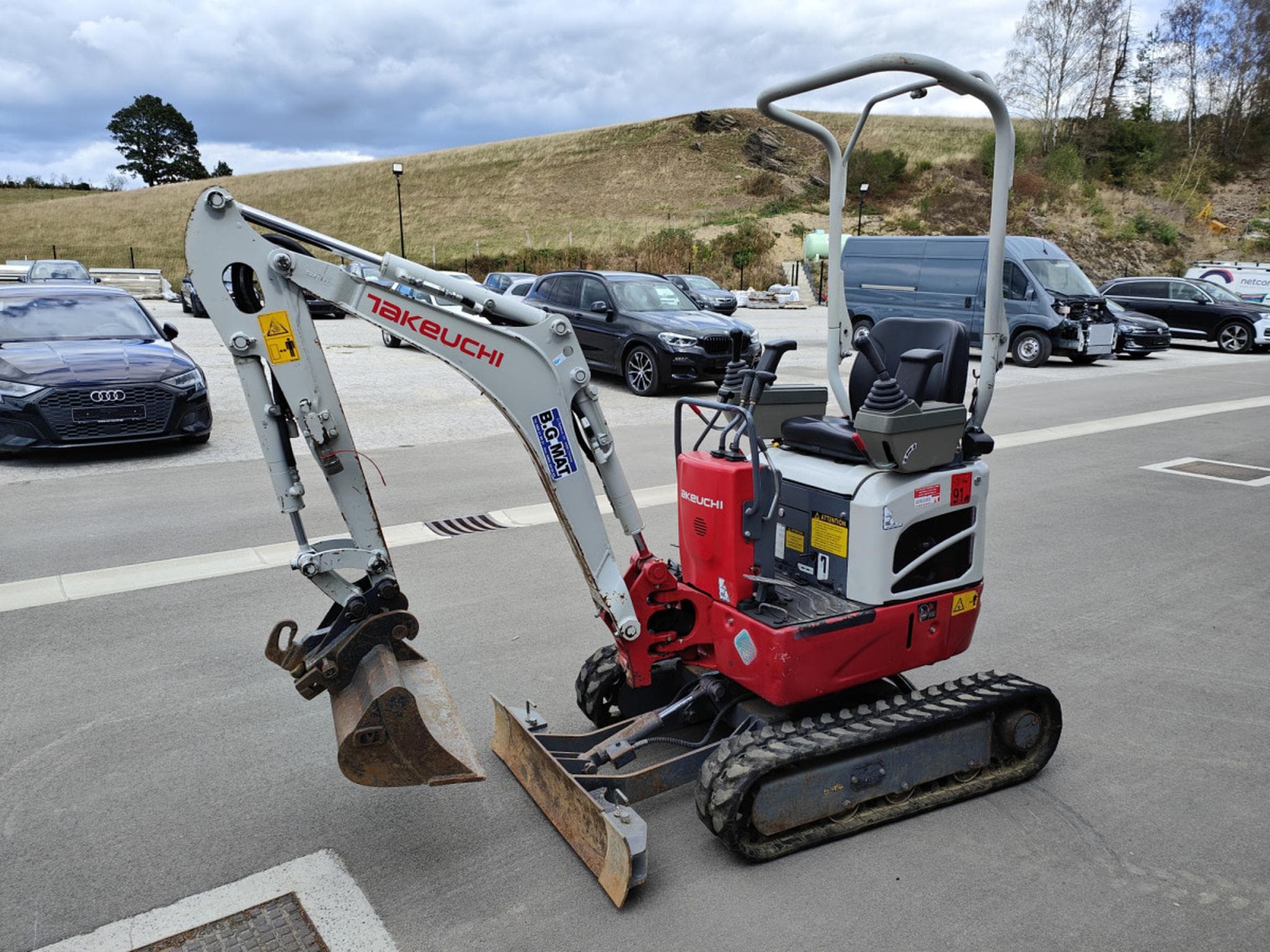 Takeuchi TB210R 645 heures - 3 godets - fonctionne parfaitement 15000€ HTVA (2019) - Photo 2