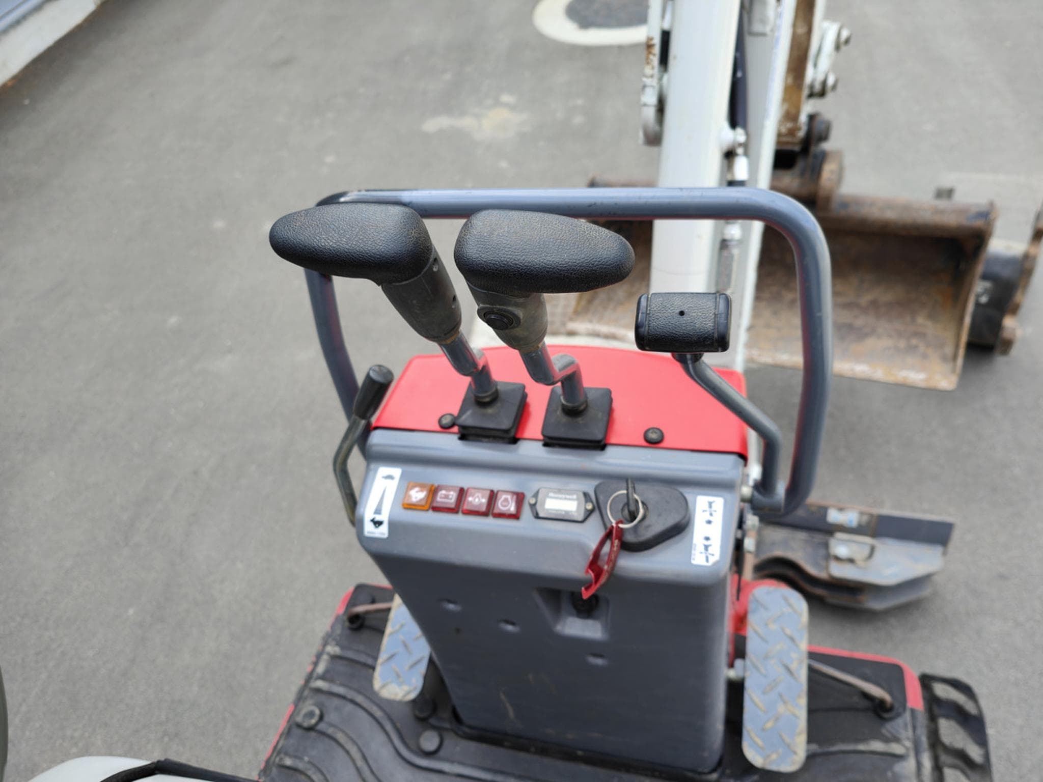 Takeuchi TB210R 645 heures - 3 godets - fonctionne parfaitement 15000€ HTVA (2019) - Photo 5