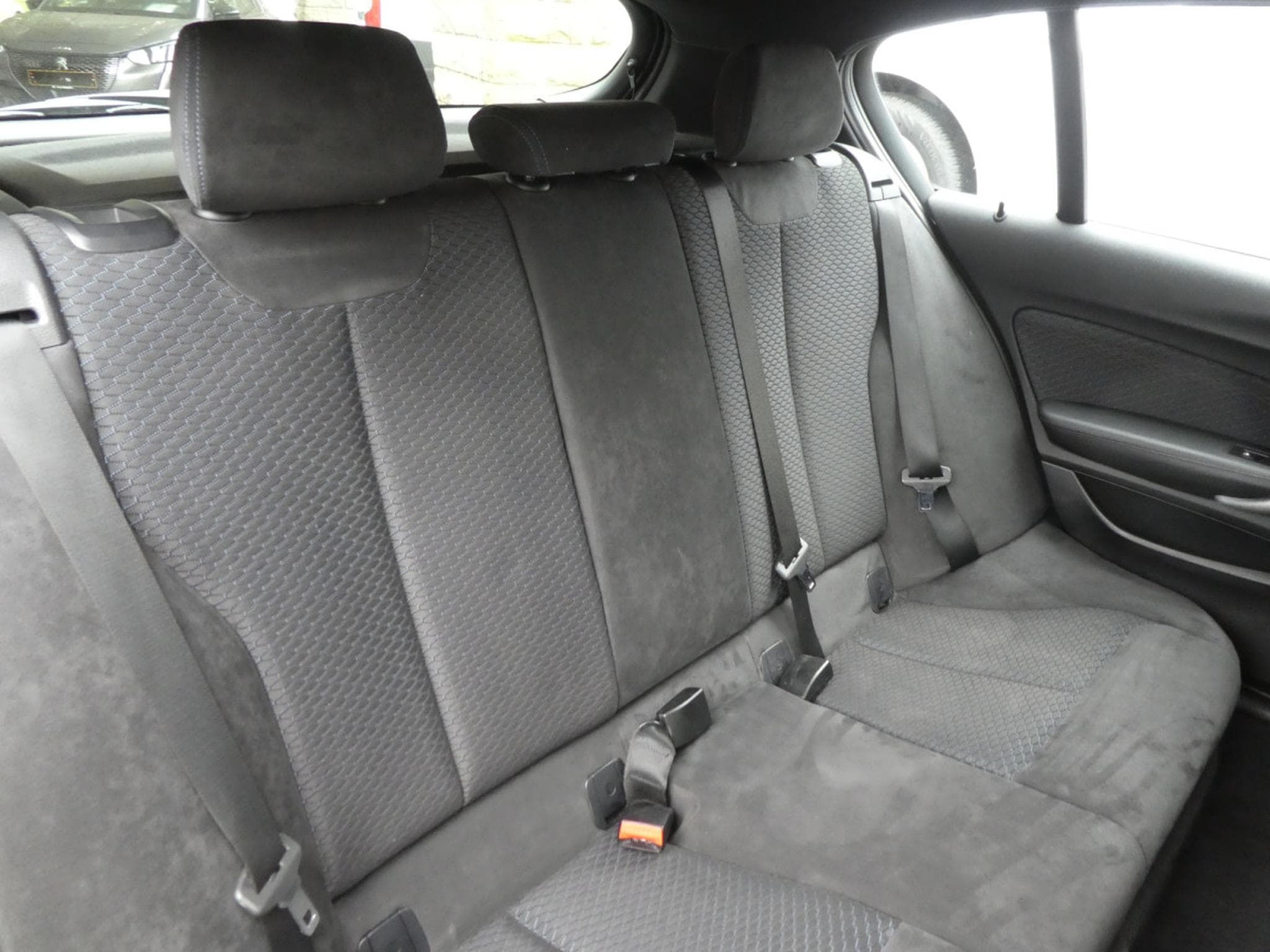 BMW 116 i Pack M Sport (2015) - Photo 4