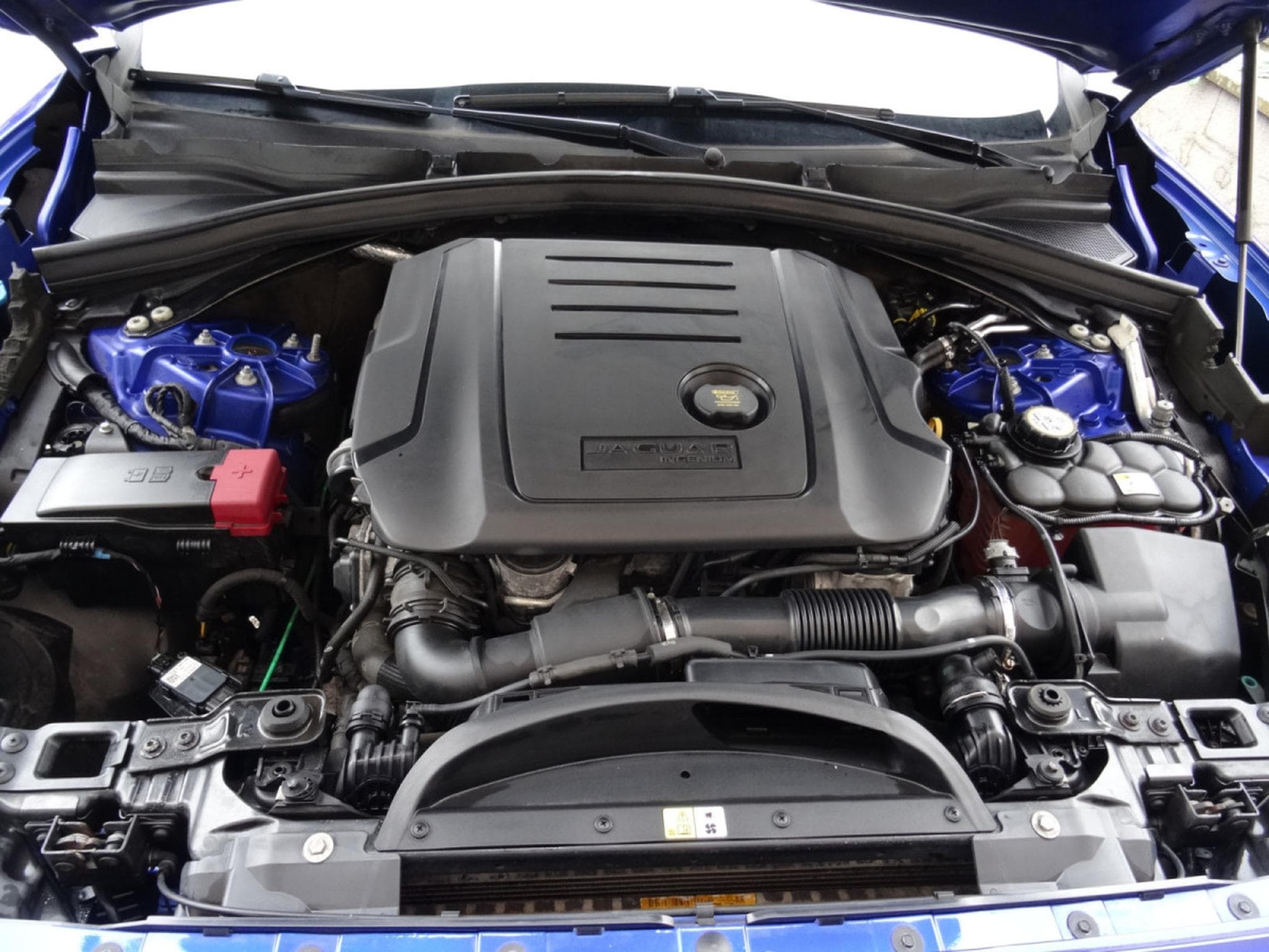 Jaguar F-Pace 2.0 d R-Sport 241CV (2020) - Photo 10