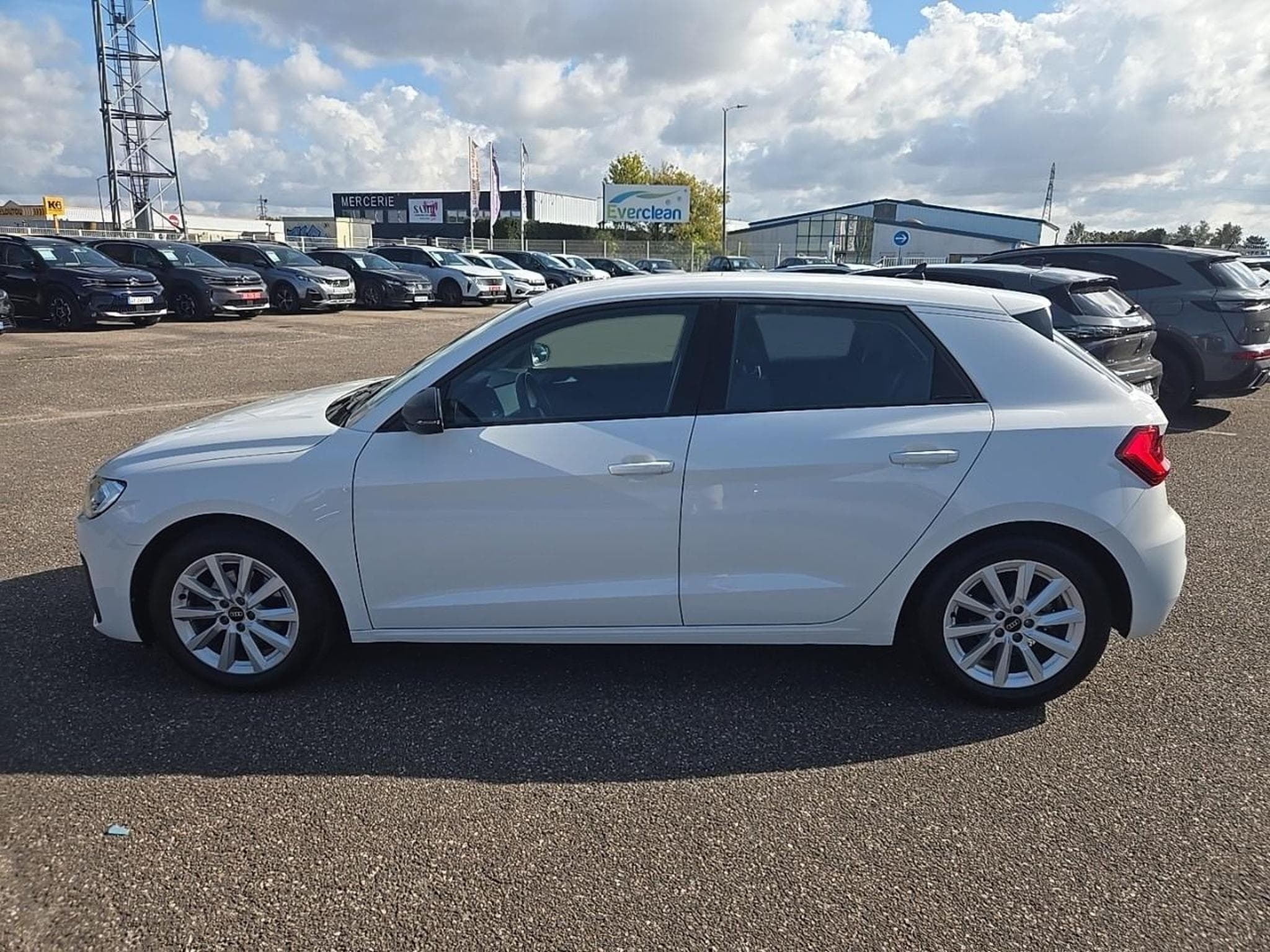 Audi A1 30 TFSI 110 DESIGN (2023) - Photo 8