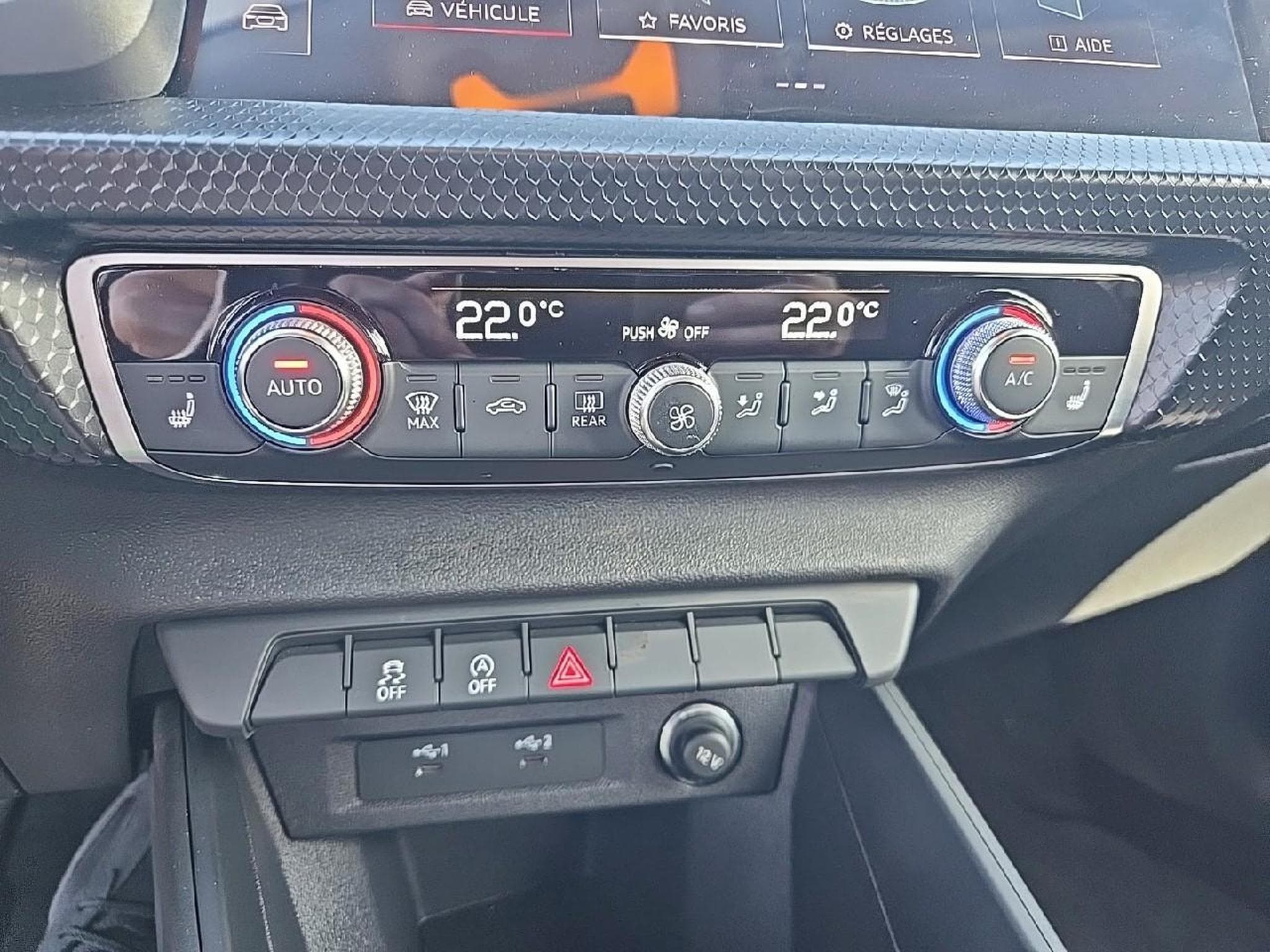 Audi A1 30 TFSI 110 DESIGN (2023) - Photo 18