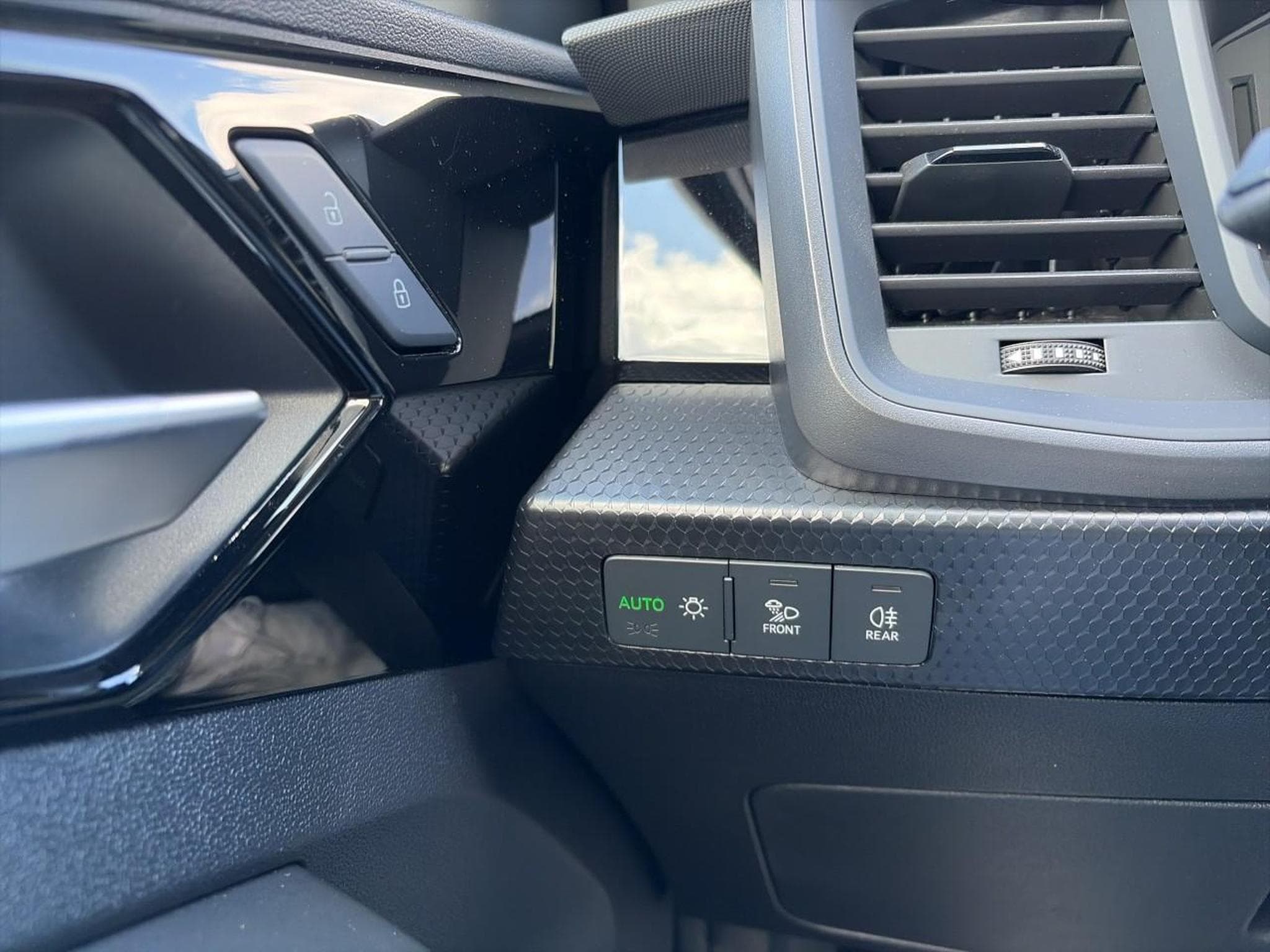 Audi A1 30 TFSI 110 DESIGN (2023) - Photo 12