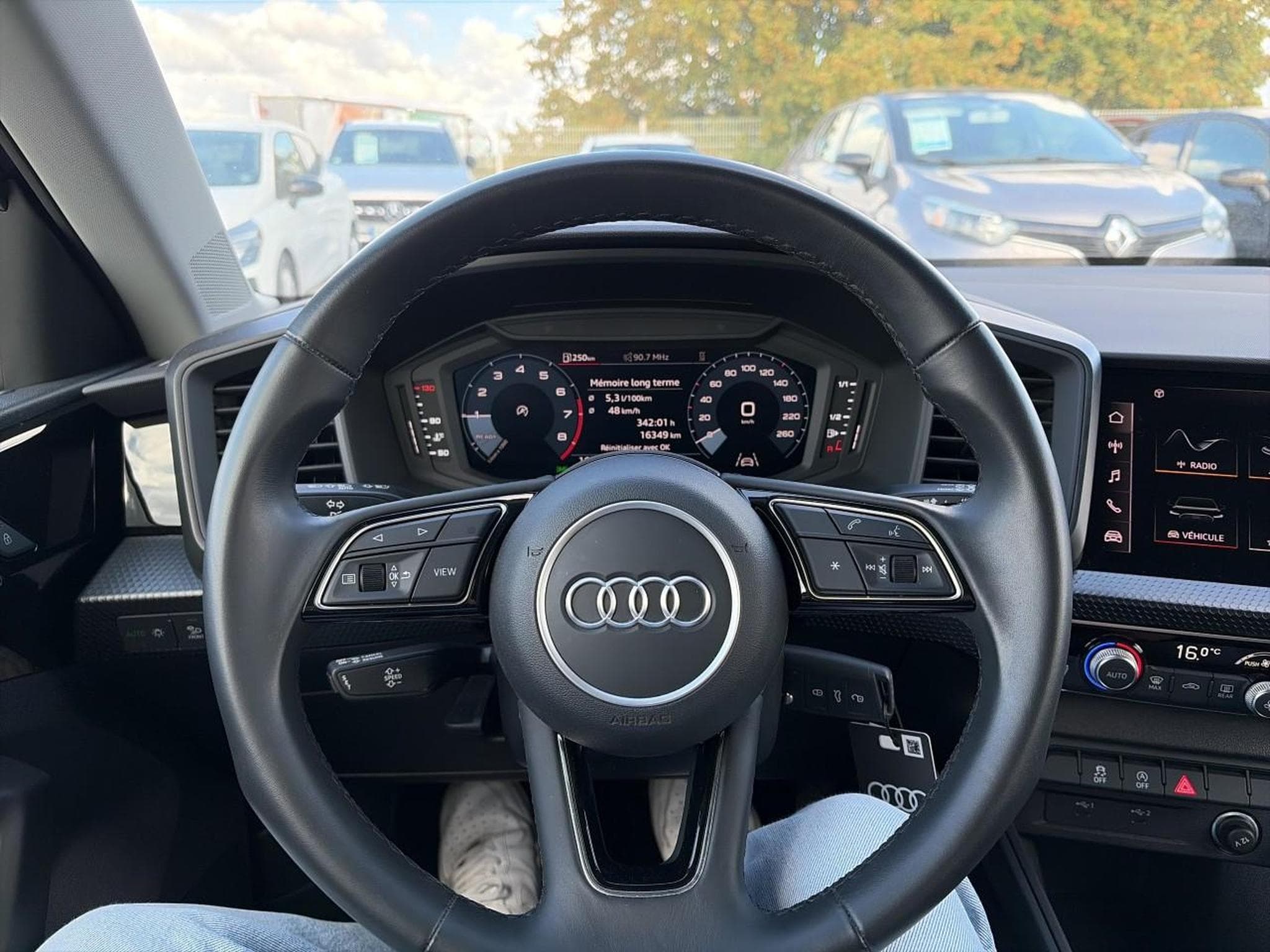 Audi A1 30 TFSI 110 DESIGN (2023) - Photo 13