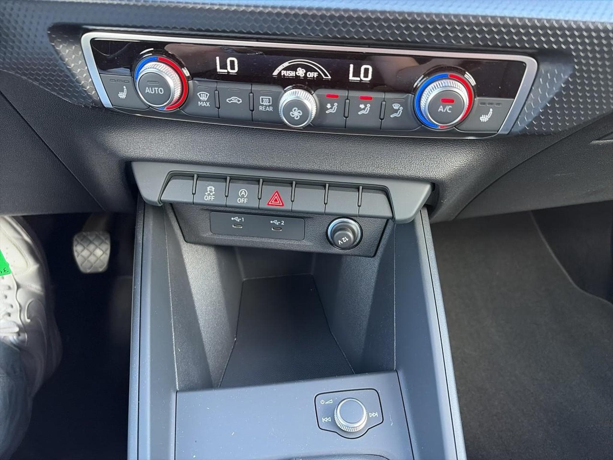 Audi A1 30 TFSI 110 DESIGN (2023) - Photo 20