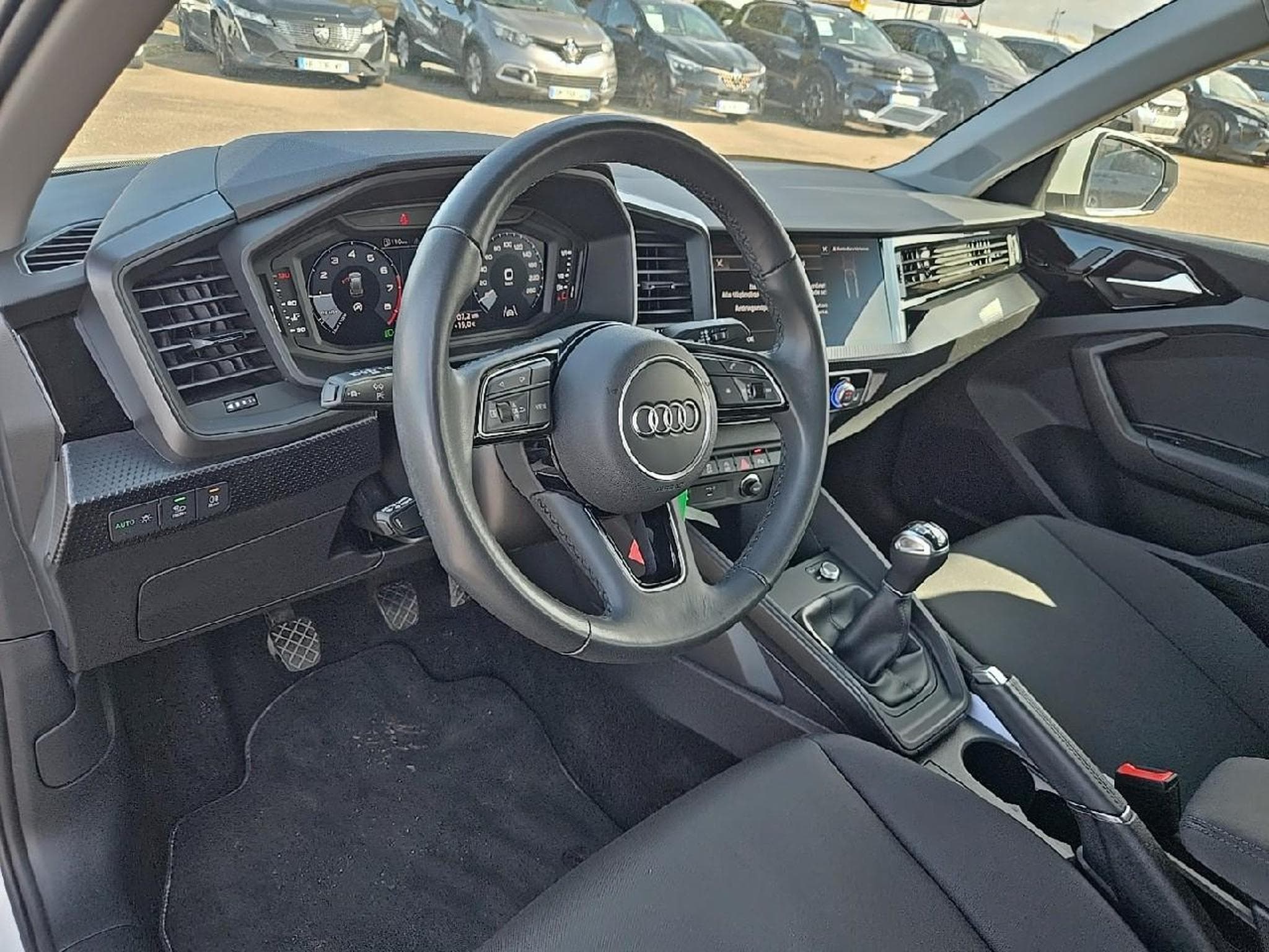 Audi A1 30 TFSI 110 DESIGN (2023) - Photo 13