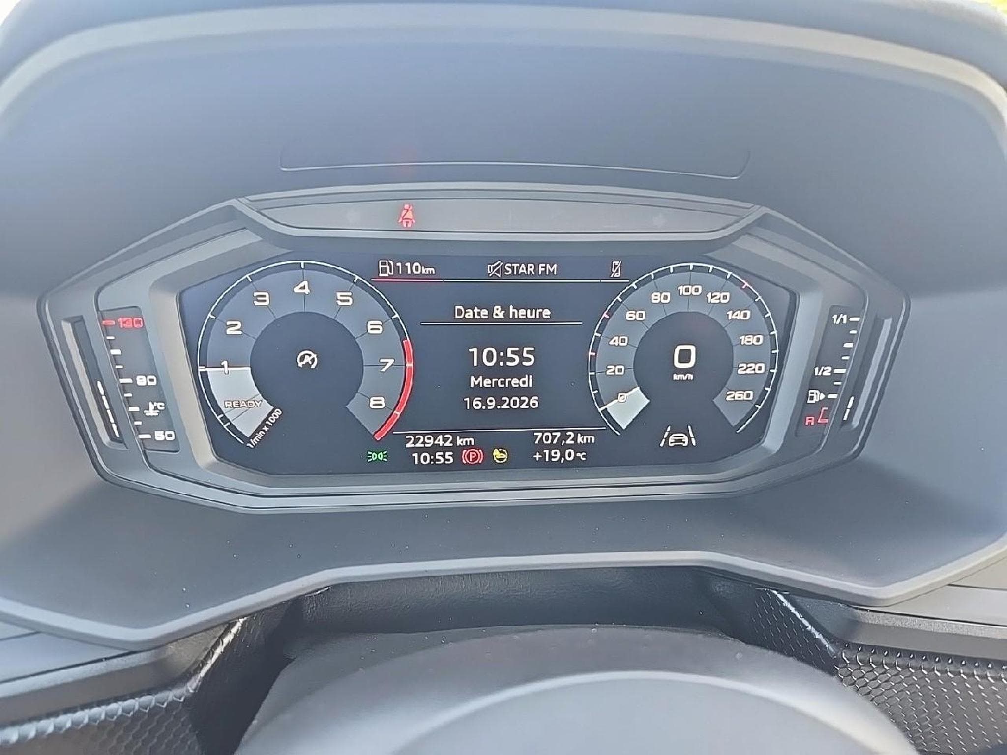 Audi A1 30 TFSI 110 DESIGN (2023) - Photo 16