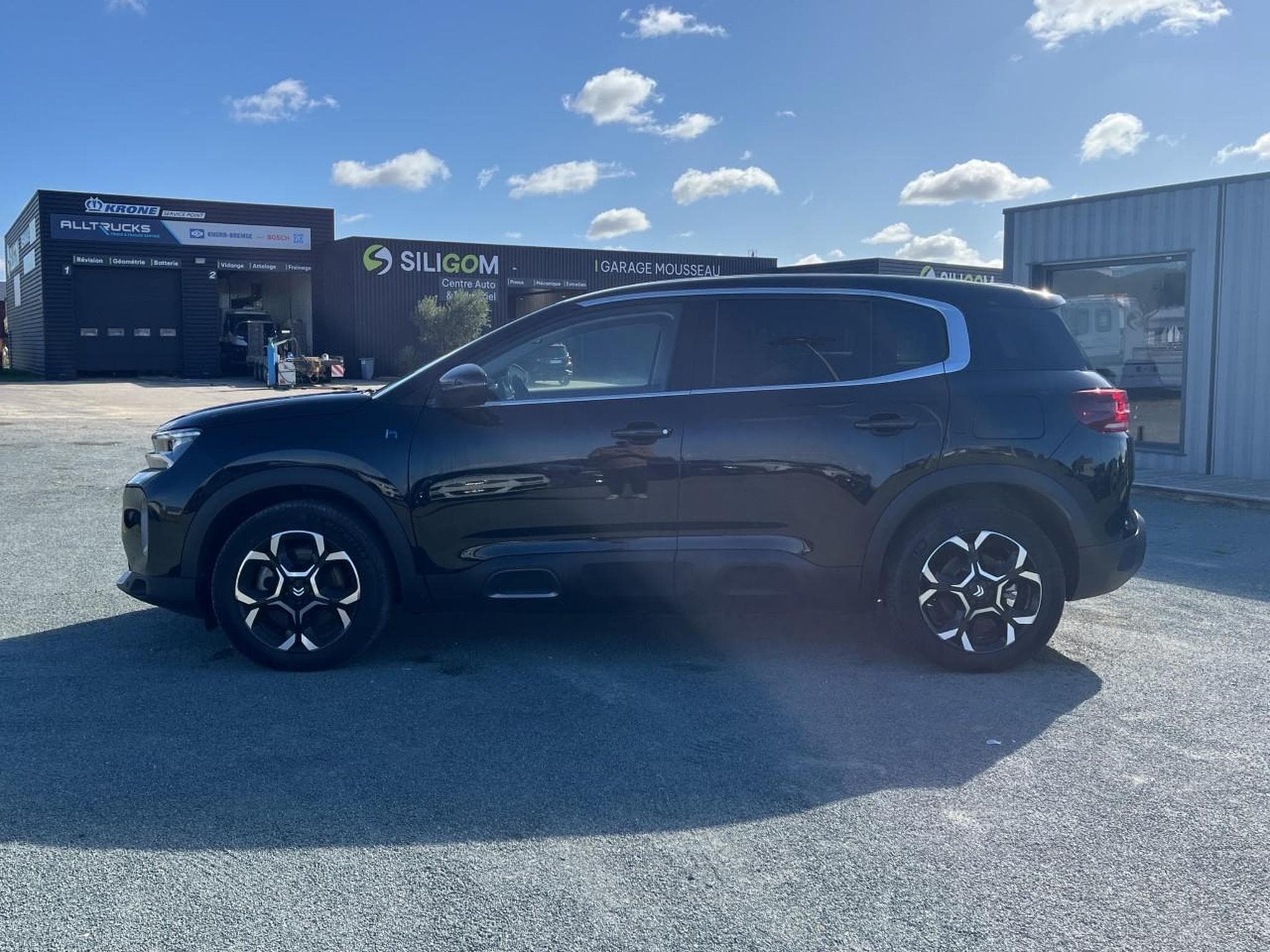Citroen C5 AIRCROSS 1.6 HYBRIDE RECHARGEABLE 225 MAX BOITE AUTOMATIQUE (2024) - Photo 8