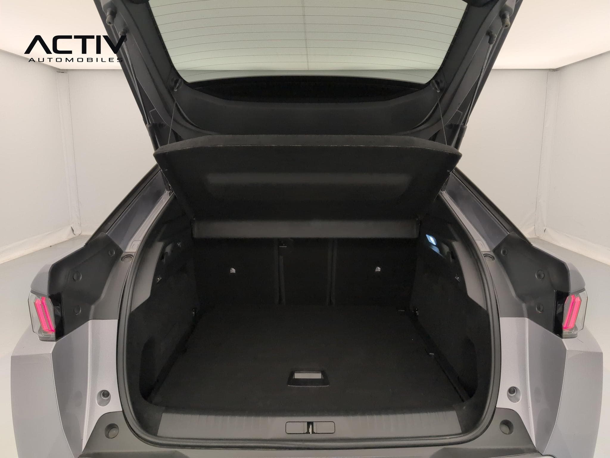 Peugeot 3008 Hybrid 145 e-DCS6 Allure (2025) - Photo 11