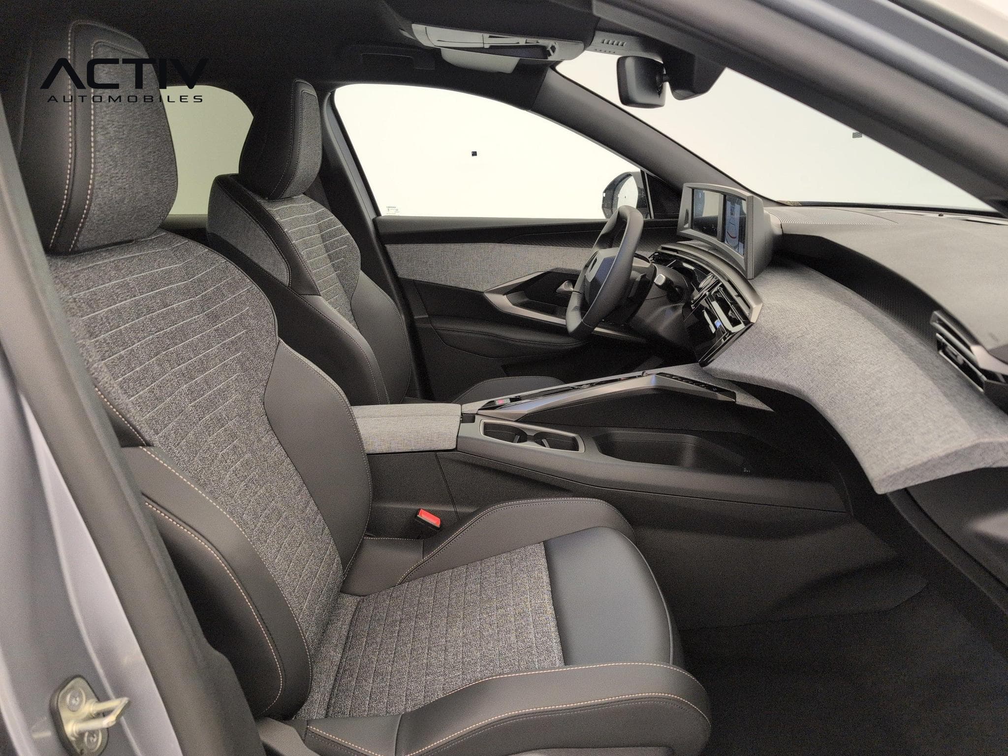 Peugeot 3008 Hybrid 145 e-DCS6 Allure (2025) - Photo 9