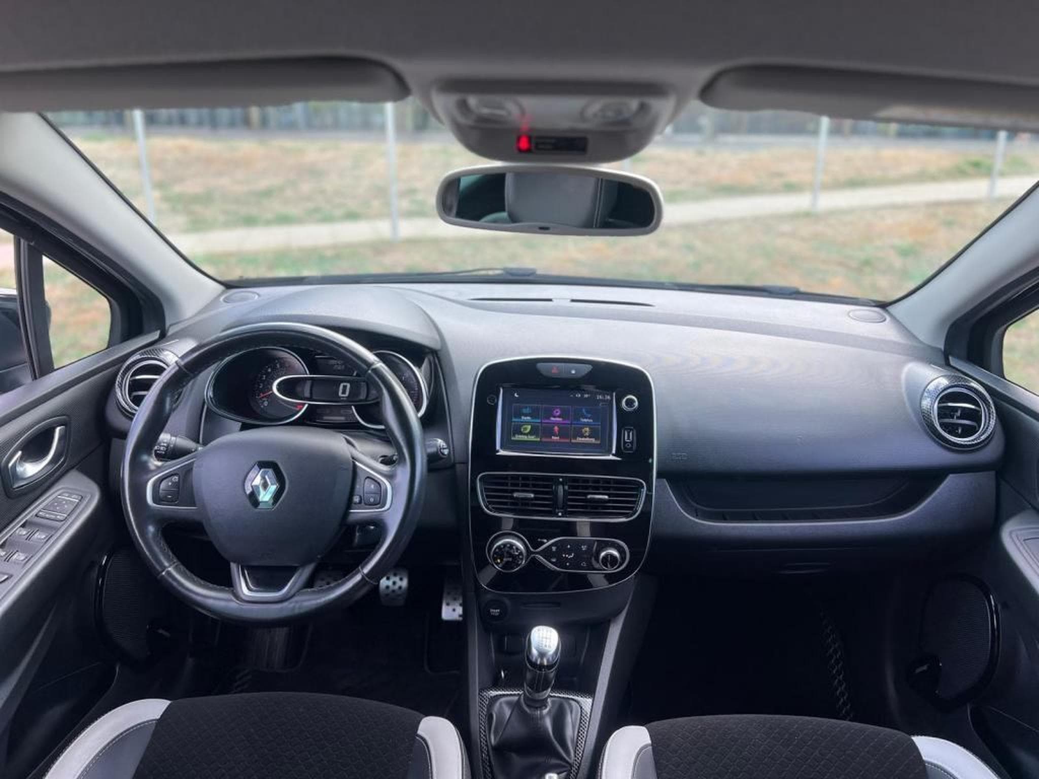 Renault Clio Manuelle / Essence (2017) - Foto 10