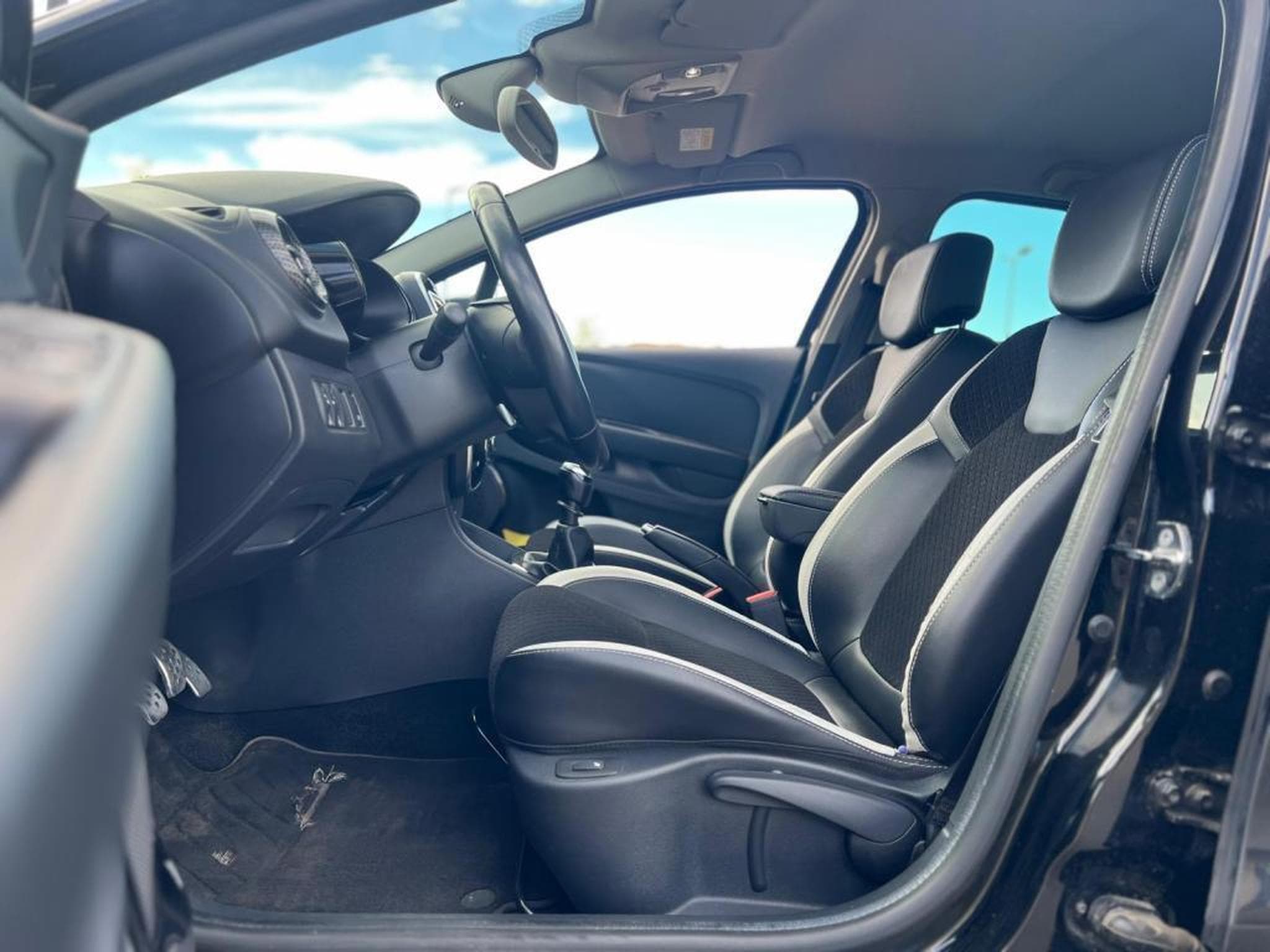 Renault Clio Manuelle / Essence (2017) - Foto 14