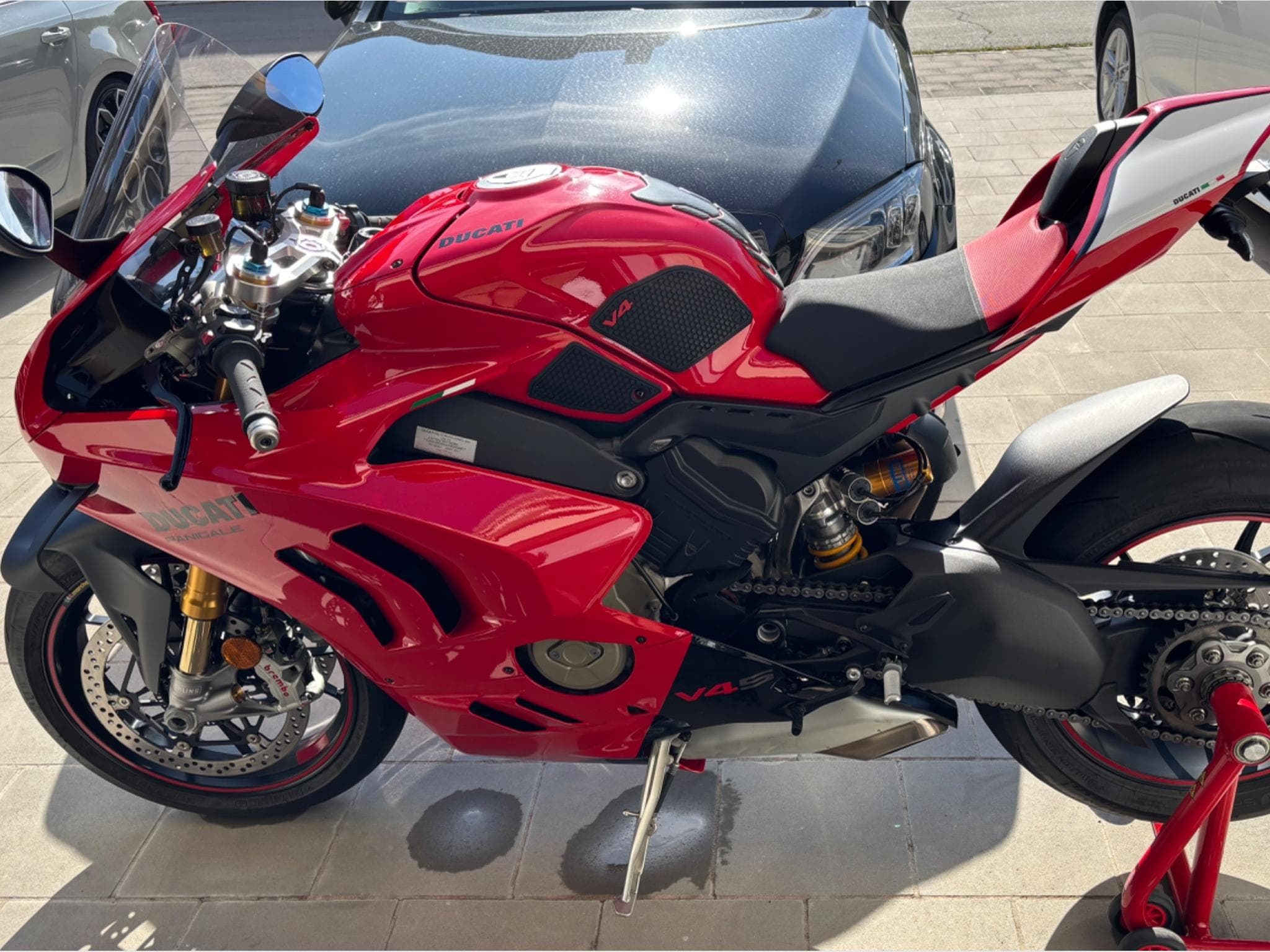 Ducati Panigale V4S (2023) - Photo 2
