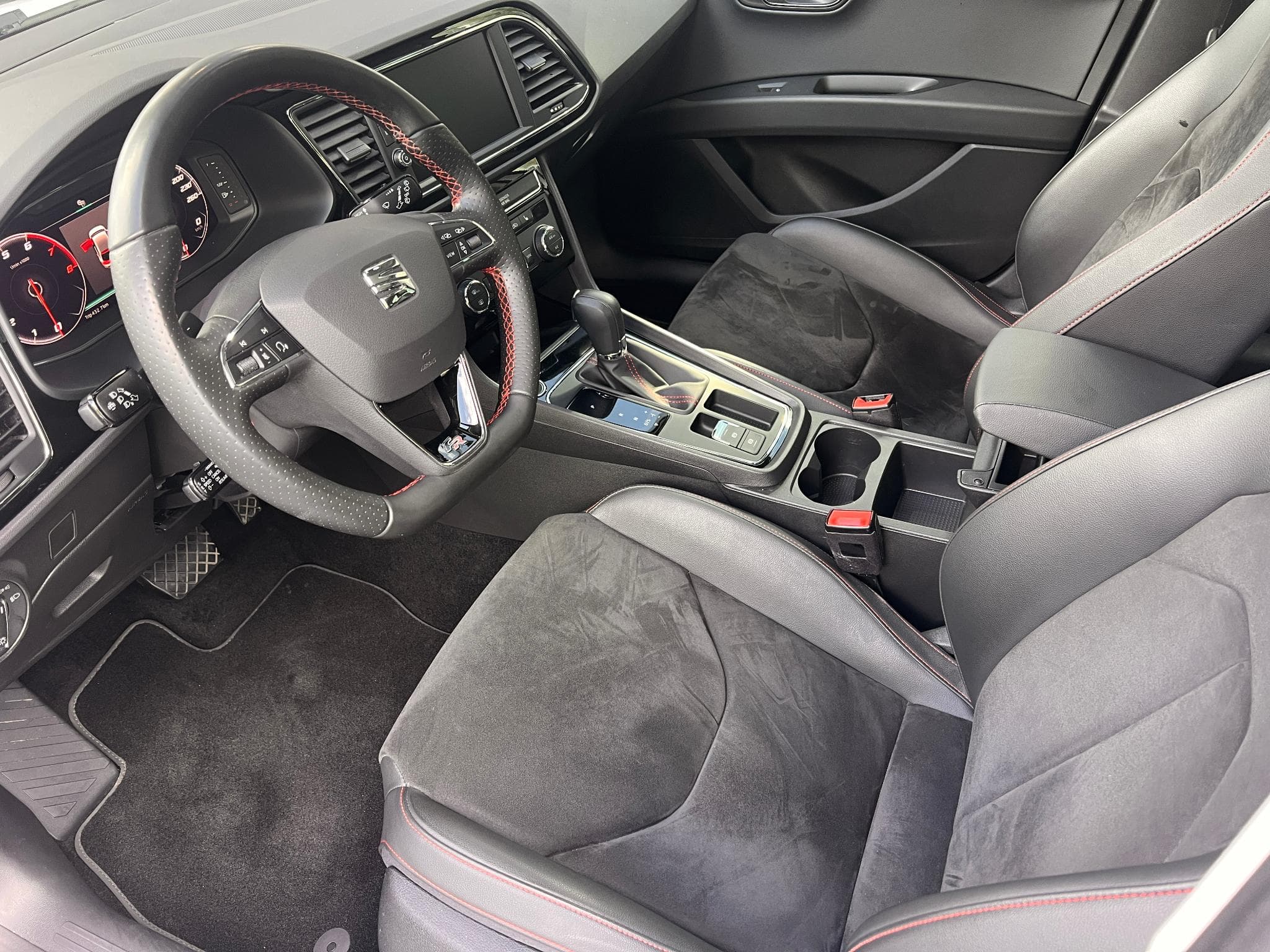 Seat Leon FR 1.5 TSI 150 DSG7 (2020) - Photo 3