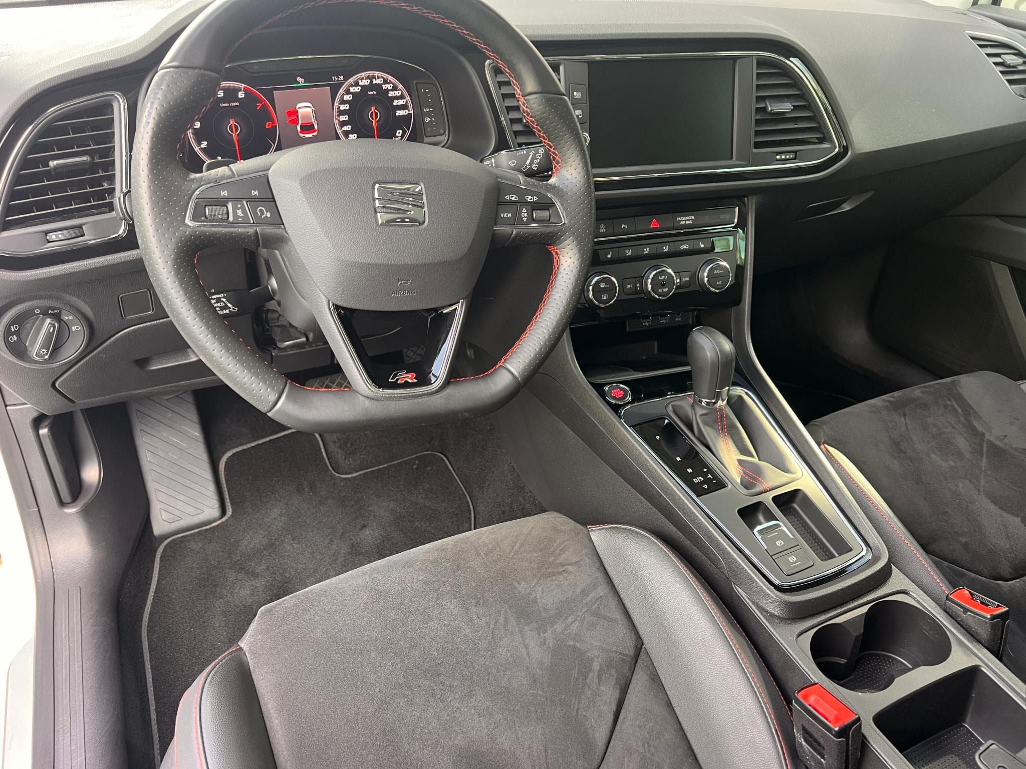 Seat Leon FR 1.5 TSI 150 DSG7 (2020) - Photo 6