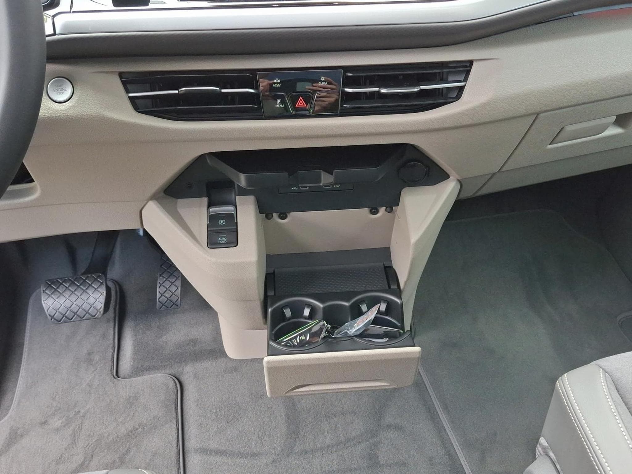 VW Multivan Life (2026) - Foto 14