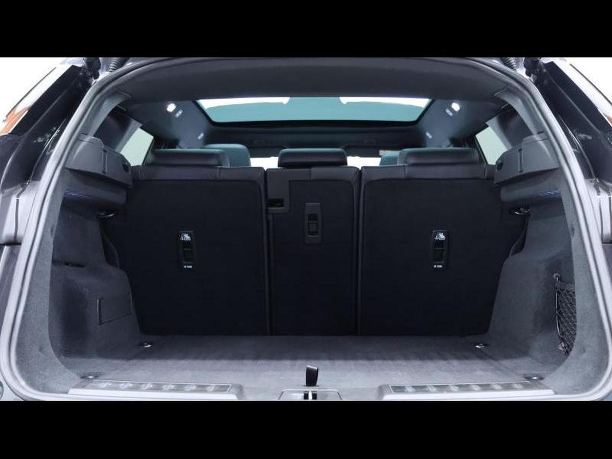 Land-Rover Range Rover Evoque D165 S R-Dynamic AWD Auto (2023) - Photo 6