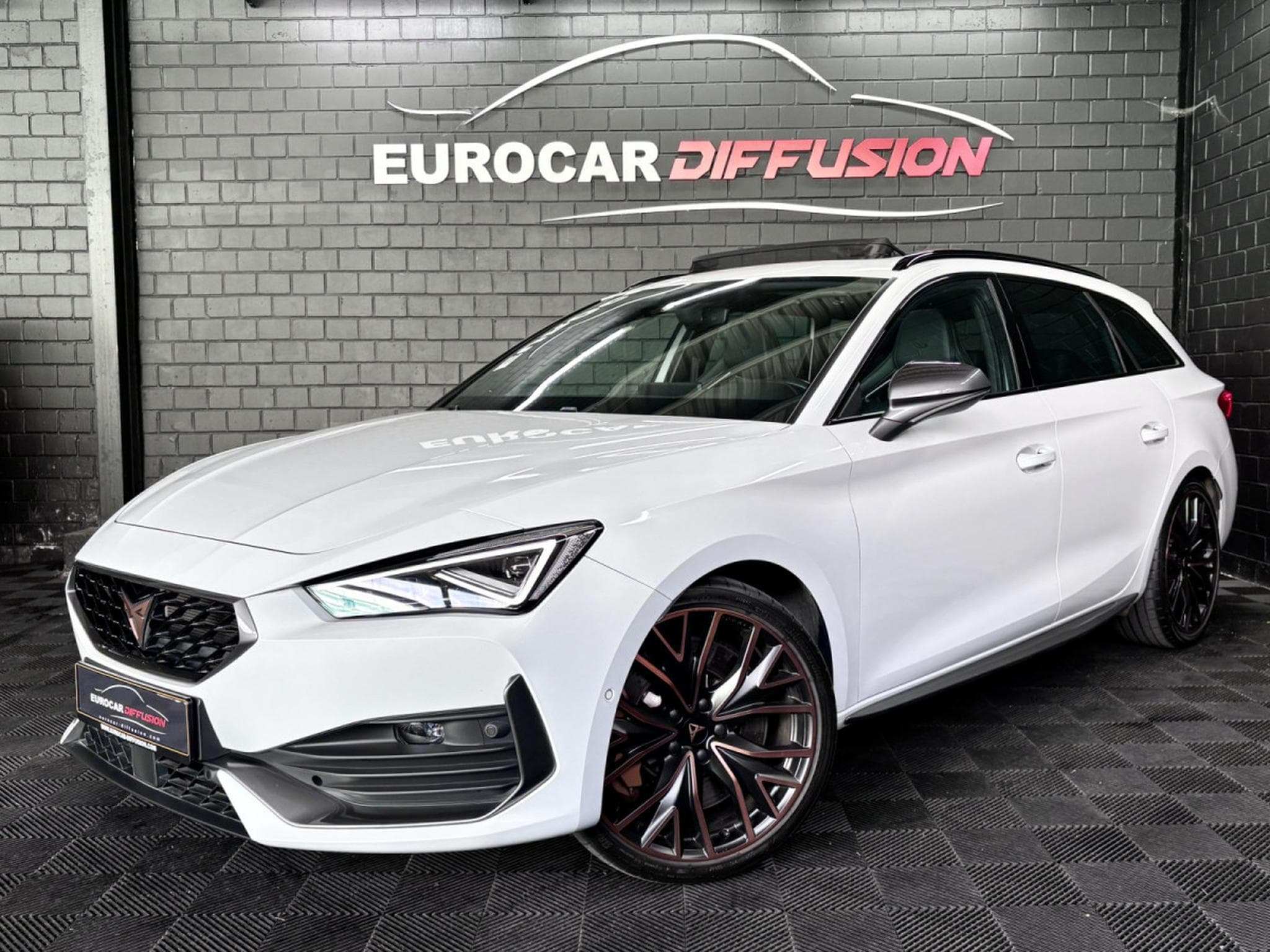Cupra Leon VZ CUP ST 2.0 TSI 310CV * BREMBO * VSS * PANO* MATRIX * (2024) - Photo 1