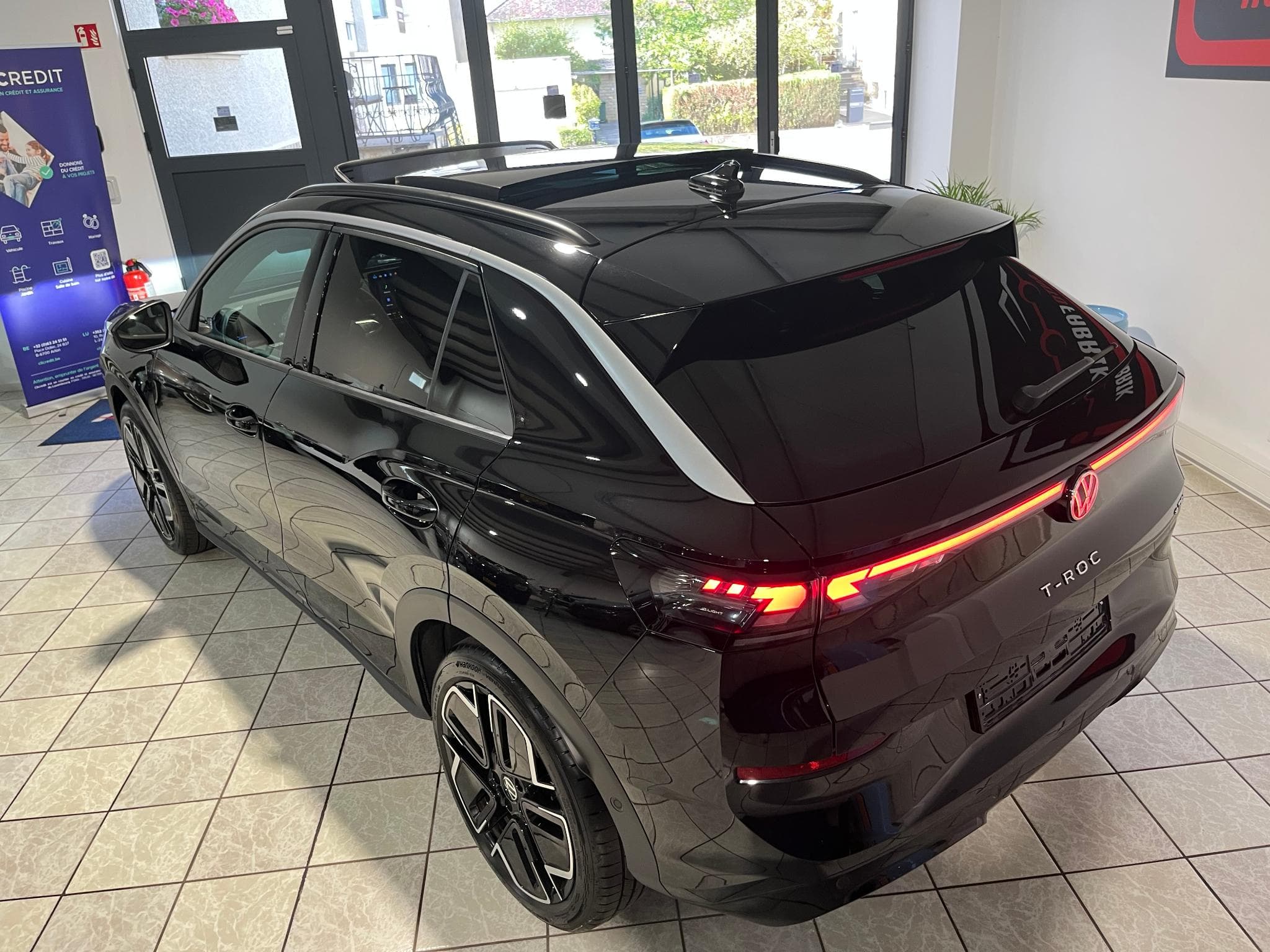VW T-Roc 1.5 eTSI DSG R-Line *Toit Ouvrant/Pano* (2026) - Photo 4