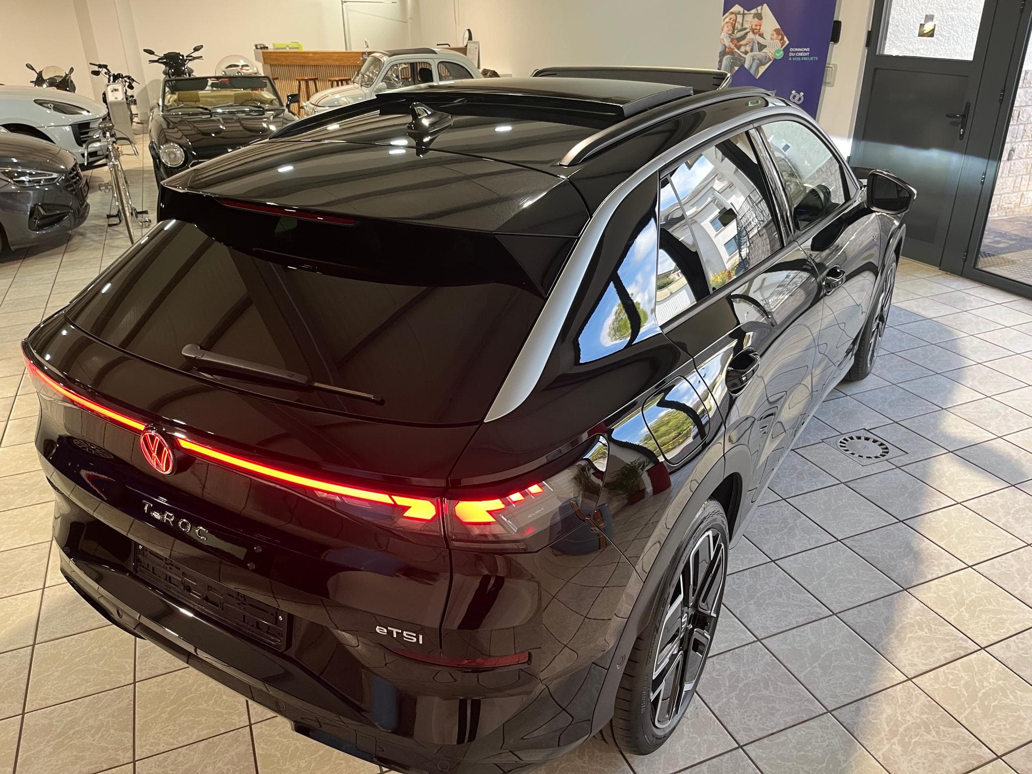 VW T-Roc 1.5 eTSI DSG R-Line *Toit Ouvrant/Pano* (2026) - Photo 6