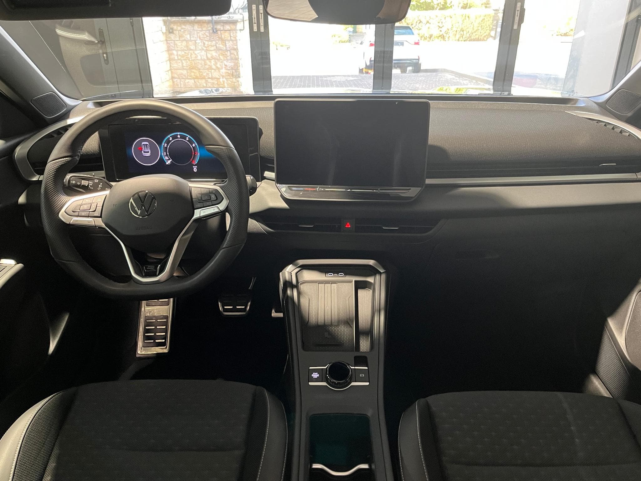 VW T-Roc 1.5 eTSI DSG R-Line *Toit Ouvrant/Pano* (2026) - Photo 17