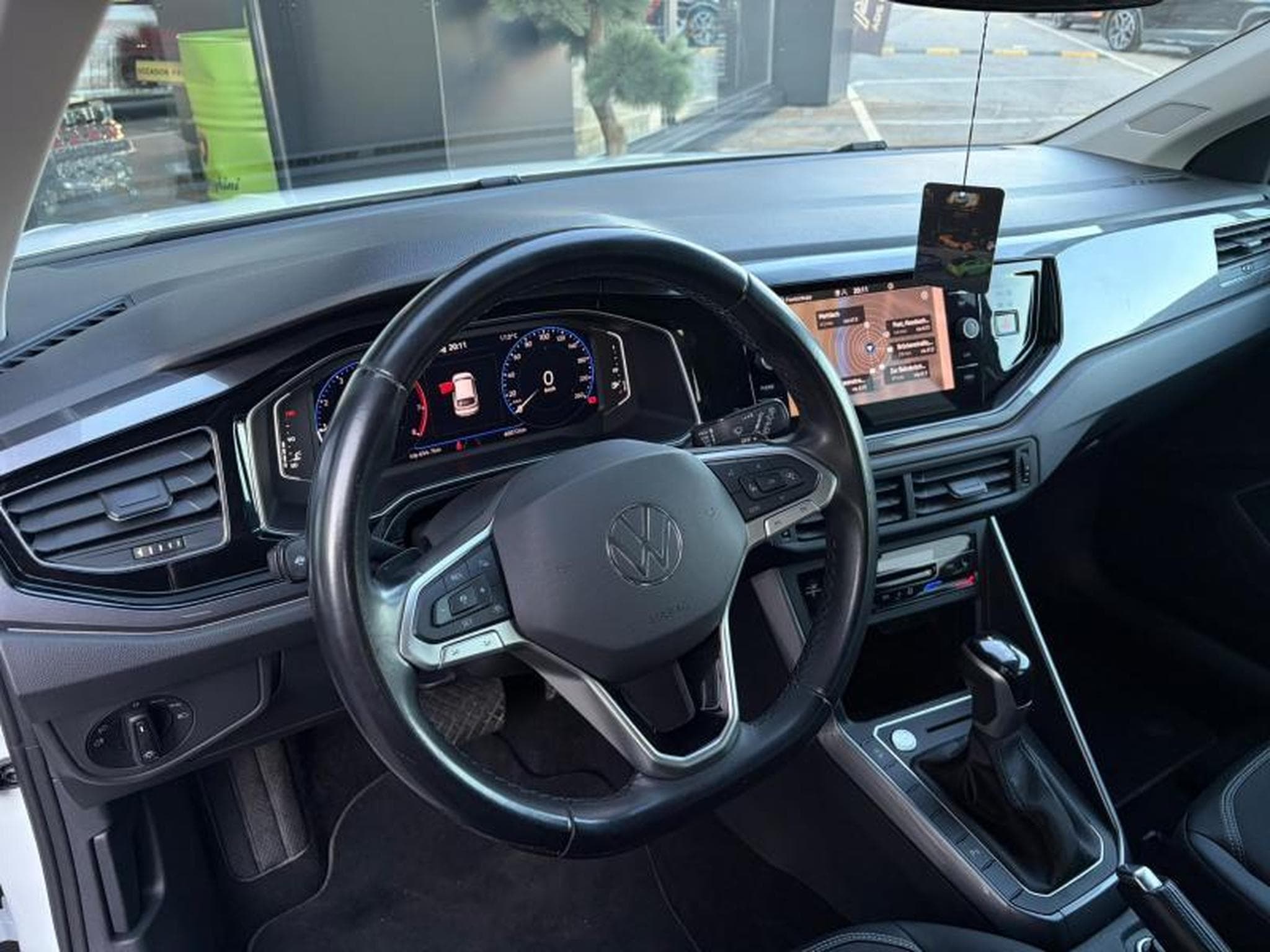 VW Taigo Style 1.0 110ch/BVA/Attelage/CarPlay/Camera/Sièges chauffant (2022) - Photo 6