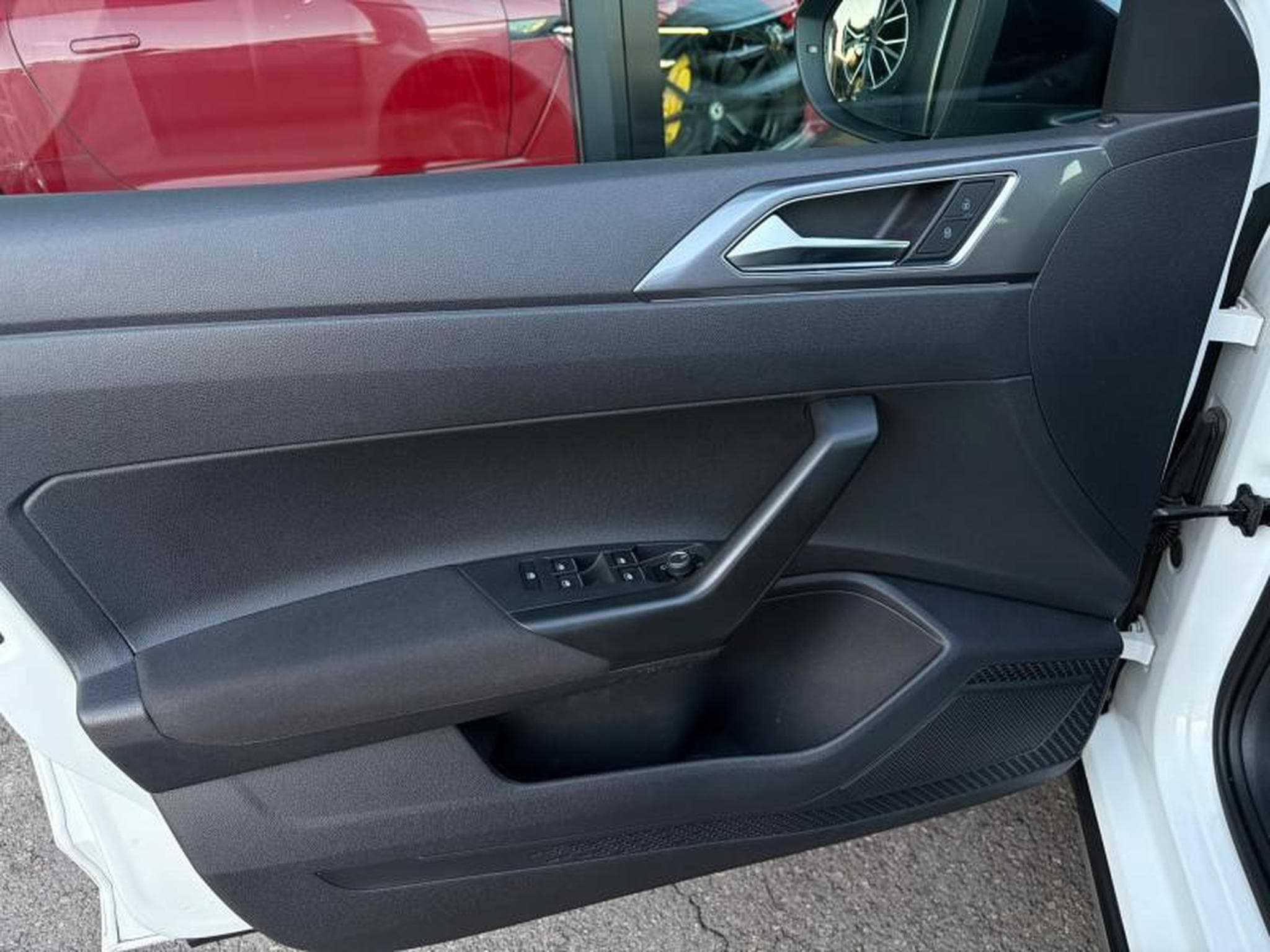 VW Taigo Style 1.0 110ch/BVA/Attelage/CarPlay/Camera/Sièges chauffant (2022) - Photo 12