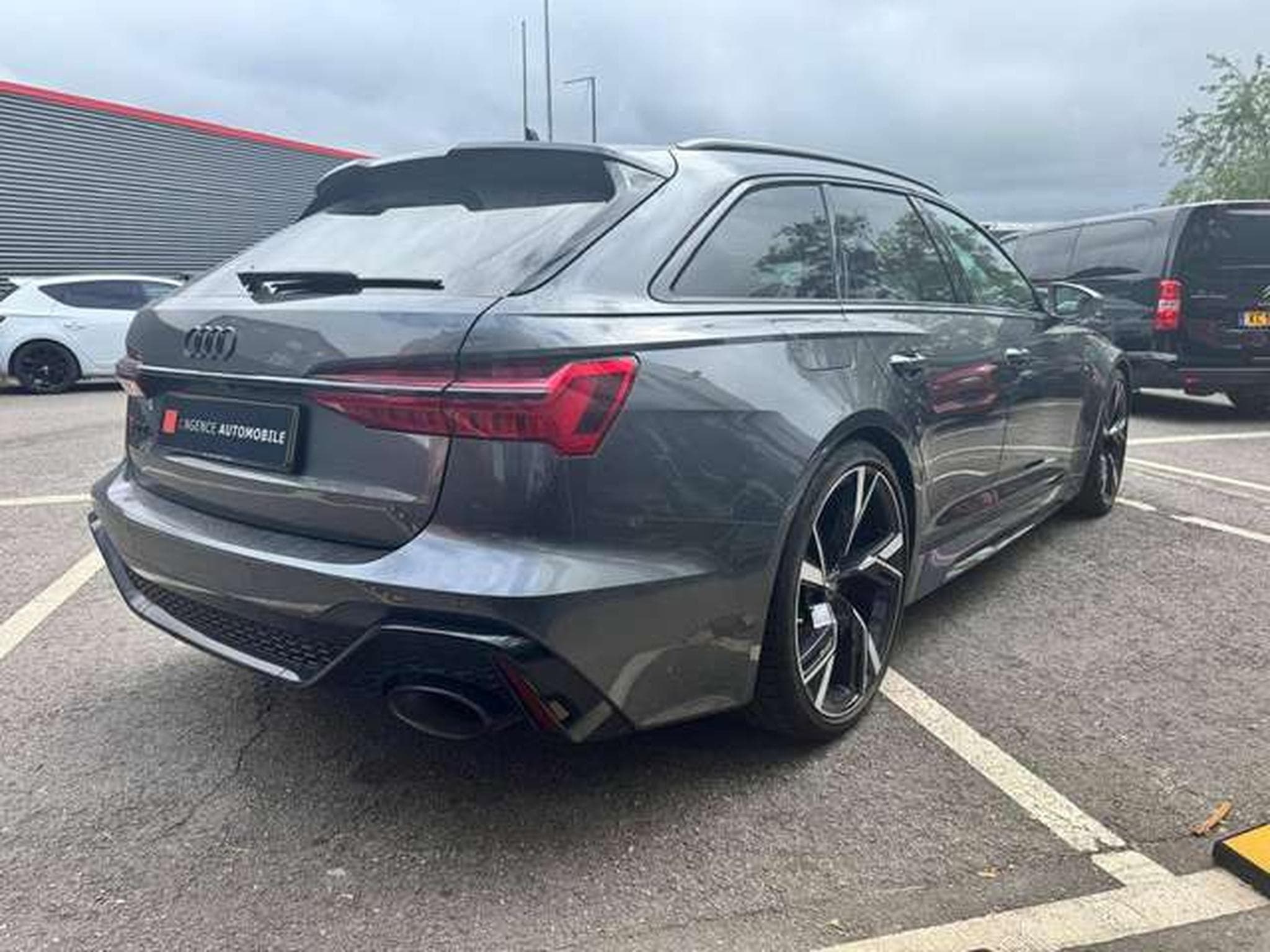 Audi RS6 RS6 PERFORMANCE / TVA RECUP / 1ER OWNER / JUSQU'A 36 MOIS DE (2023) - Photo 5