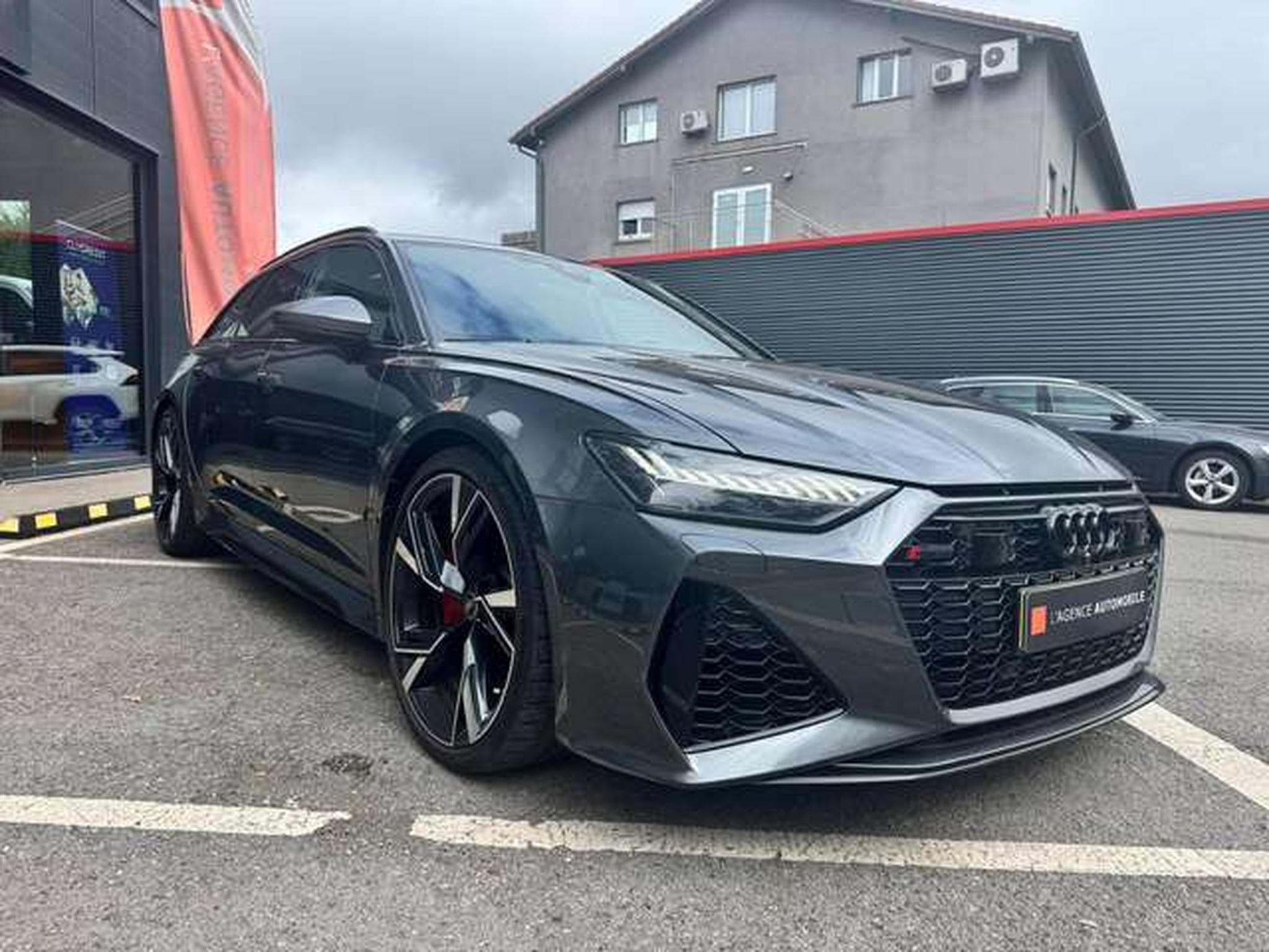 Audi RS6 RS6 PERFORMANCE / TVA RECUP / 1ER OWNER / JUSQU'A 36 MOIS DE (2023) - Photo 4