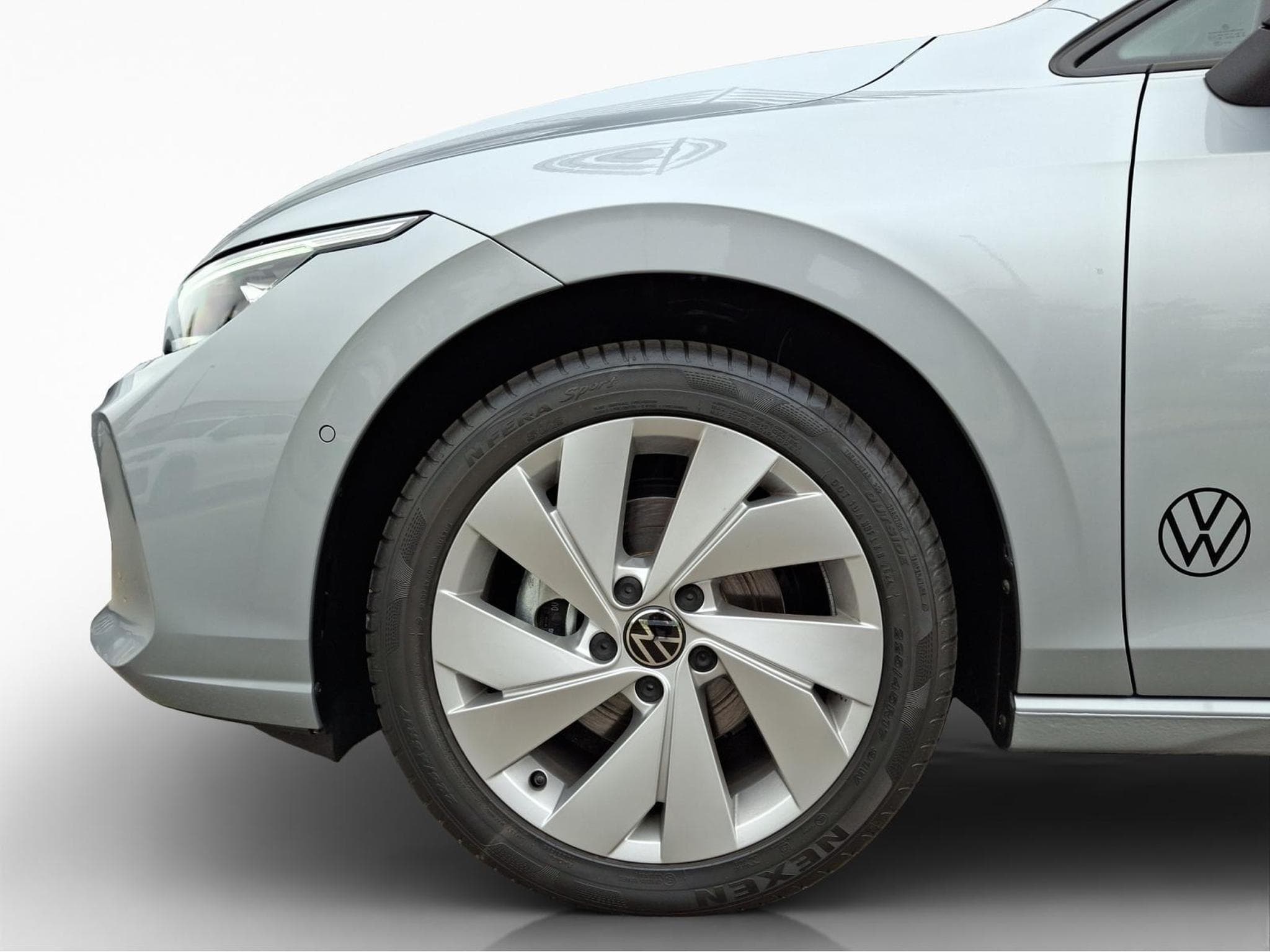 VW Golf Life (2025) - Photo 8