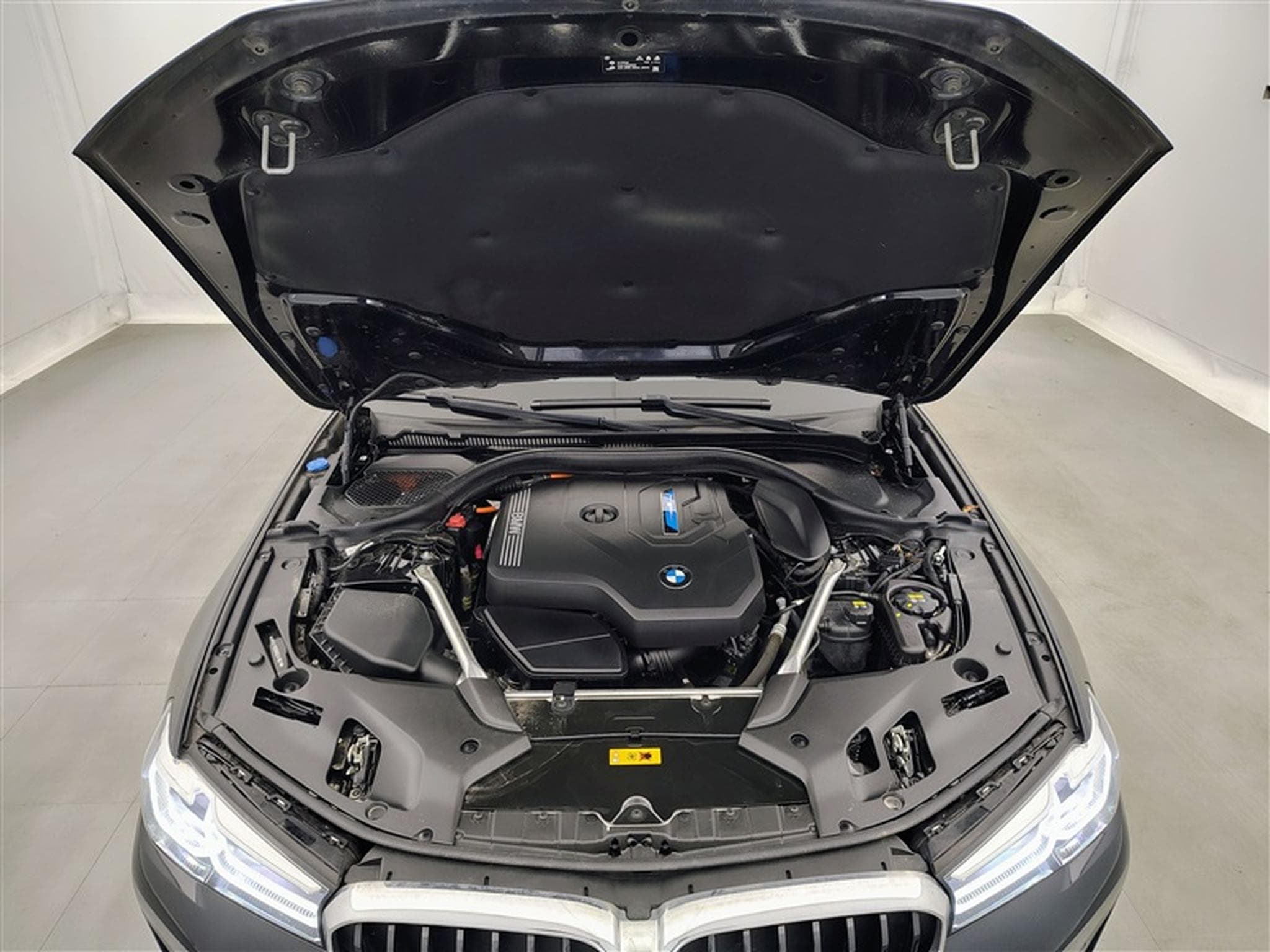 BMW 530 Touring 530eA PHEV Luxury  Cuir / Navi / Led (2021) - Photo 21