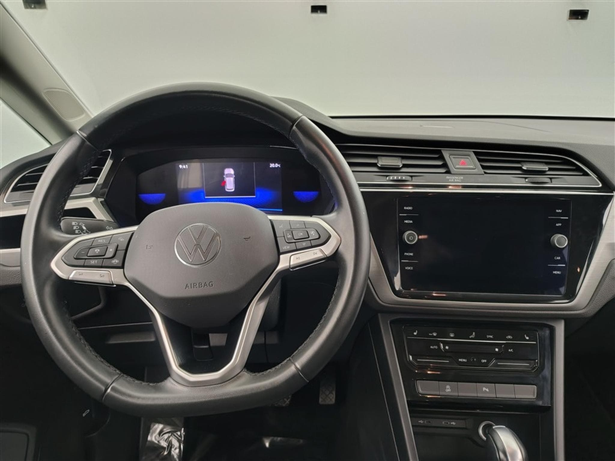 VW Touran 1.5 TSI Highline OPF DSG (2023) - Photo 9