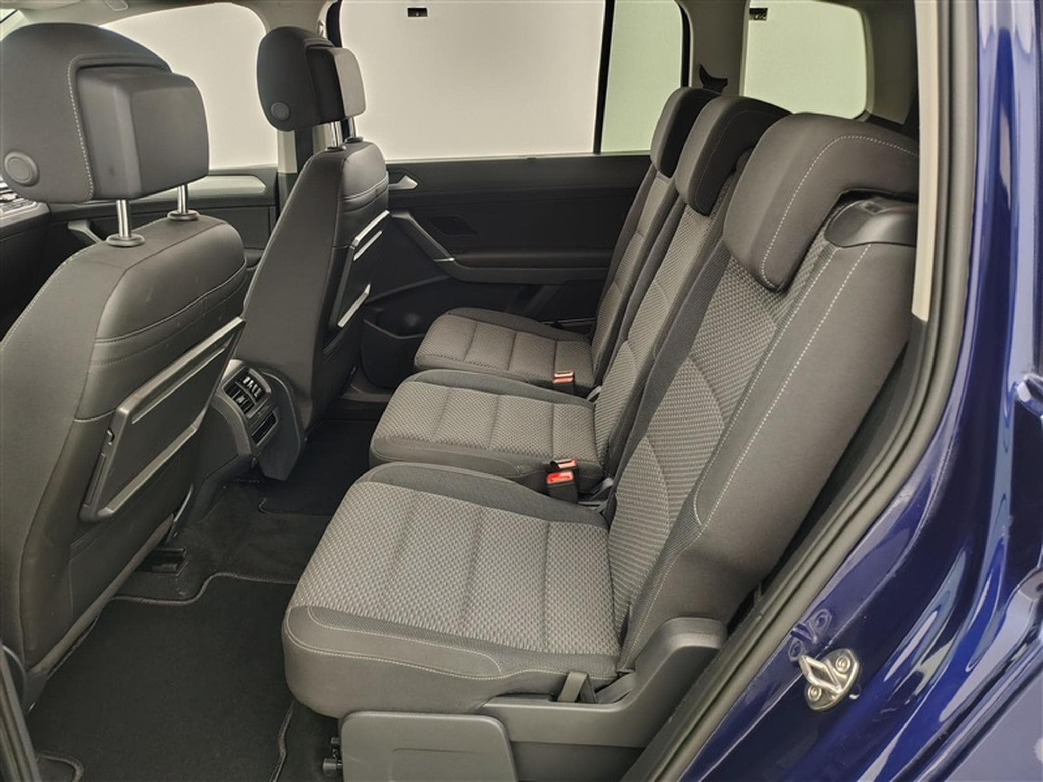 VW Touran 1.5 TSI Highline OPF DSG (2023) - Photo 13