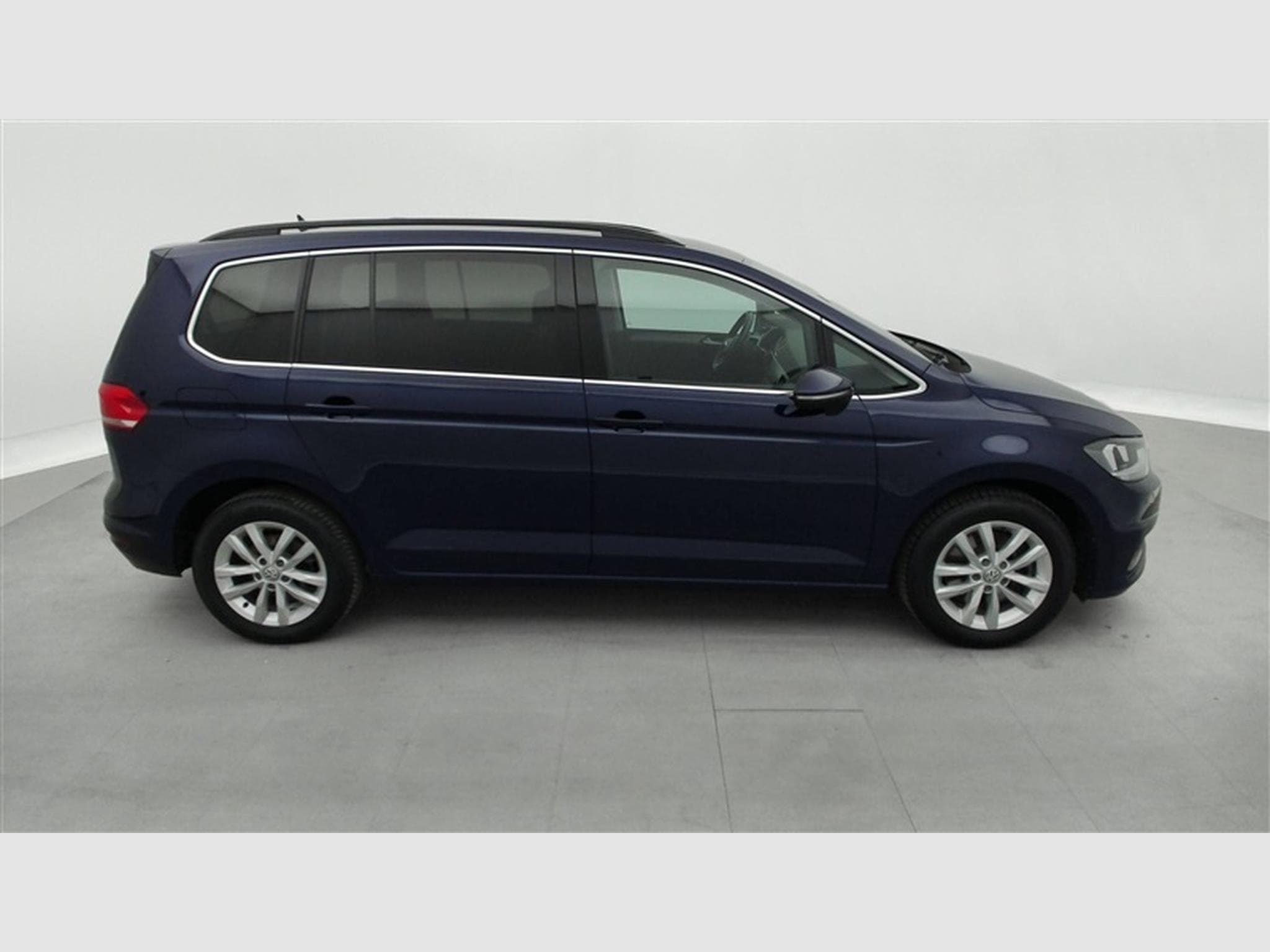VW Touran 1.5 TSI Highline OPF DSG (2023) - Photo 25