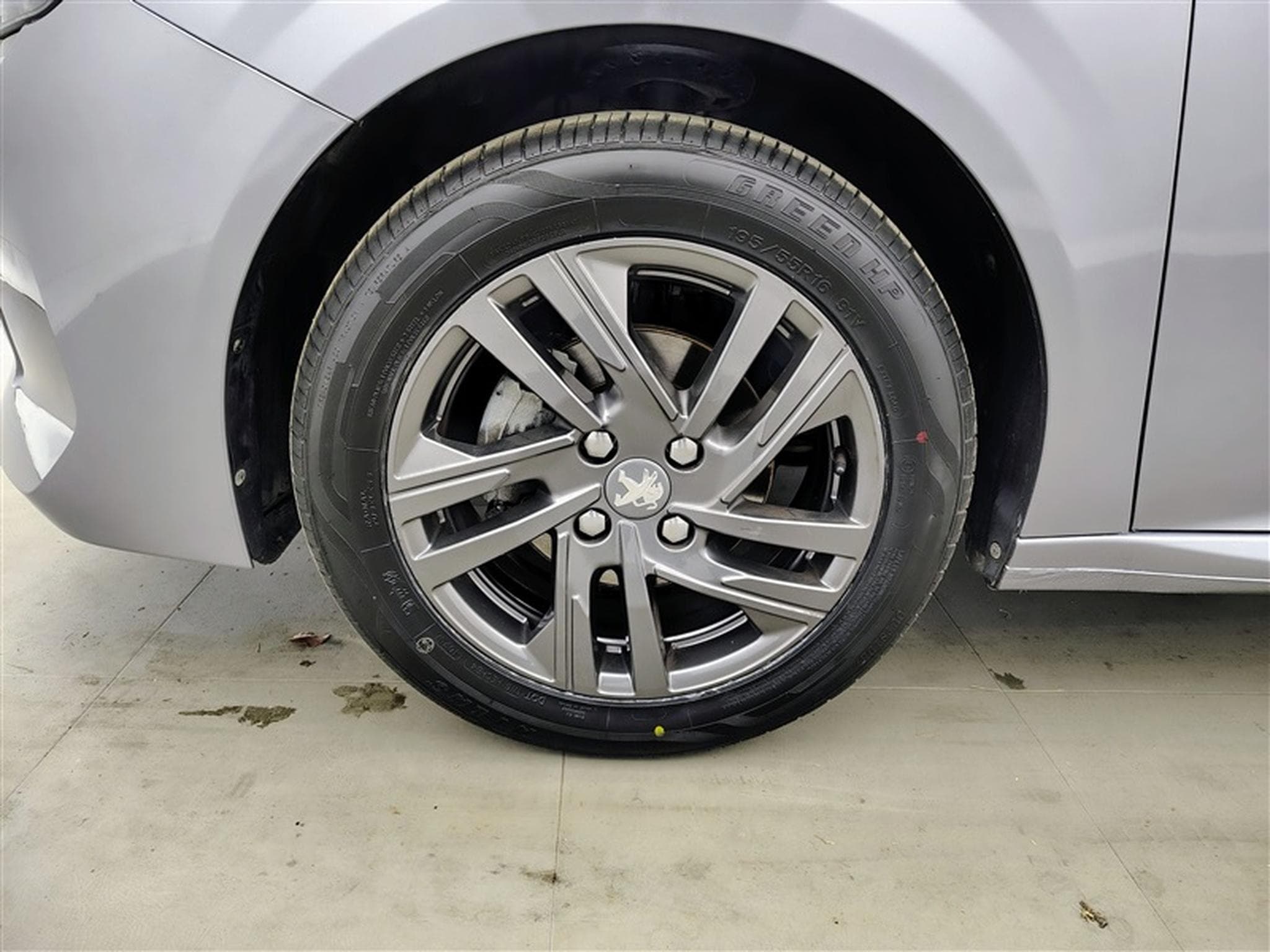 Peugeot 208 1.2i PureTech Active Pack (2022) - Photo 6