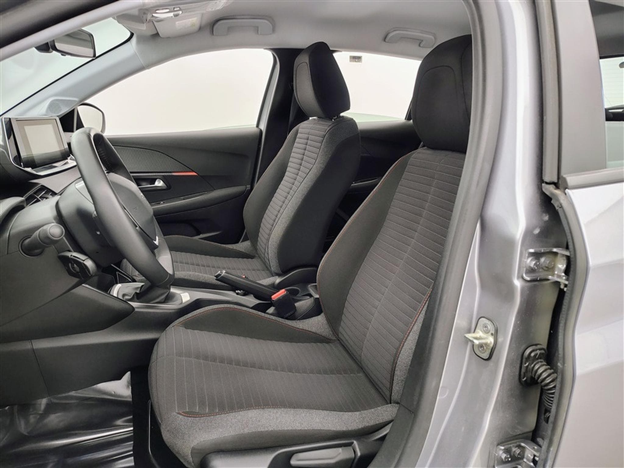 Peugeot 208 1.2i PureTech Active Pack (2022) - Photo 7