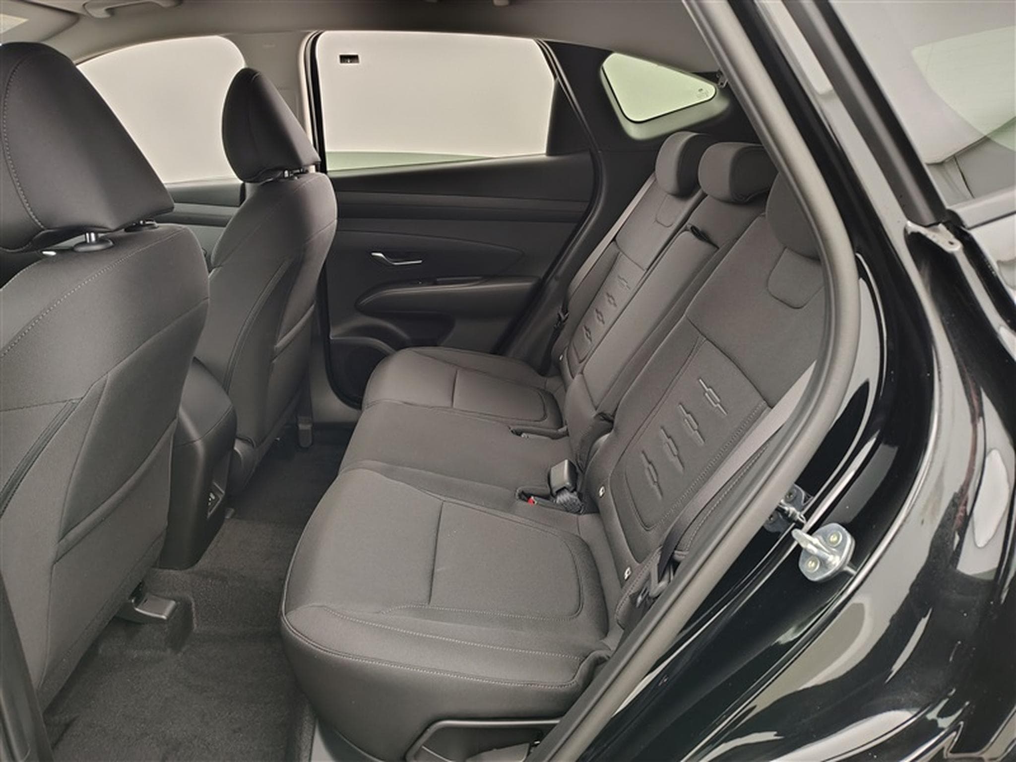 Hyundai Tucson 1.6 T-GDi 150cv DCT Feel CARPLAY / FULL LED / CAMERA (2025) - Photo 13