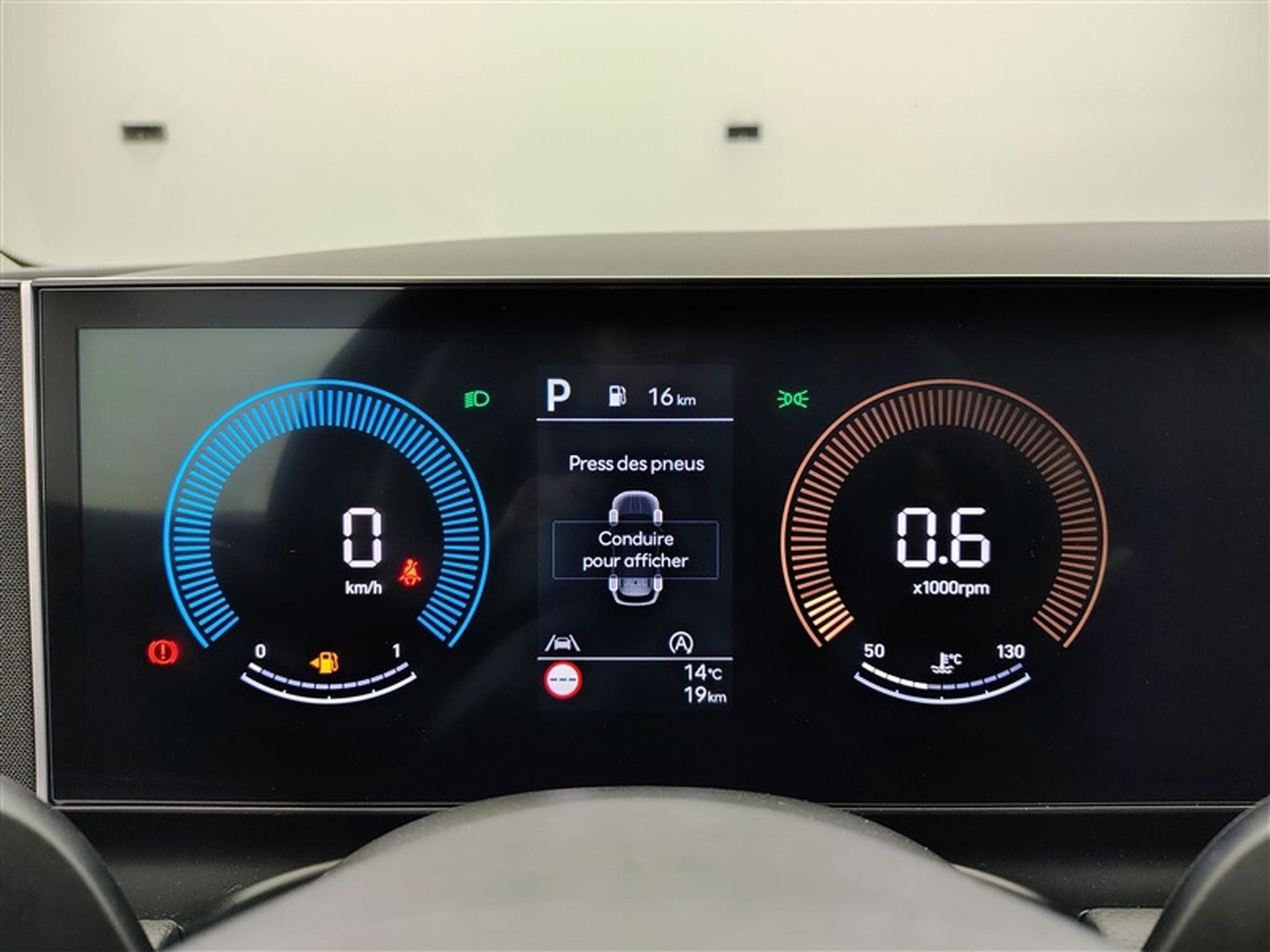 Hyundai Tucson 1.6 T-GDi 150cv DCT Feel CARPLAY / FULL LED / CAMERA (2025) - Photo 10
