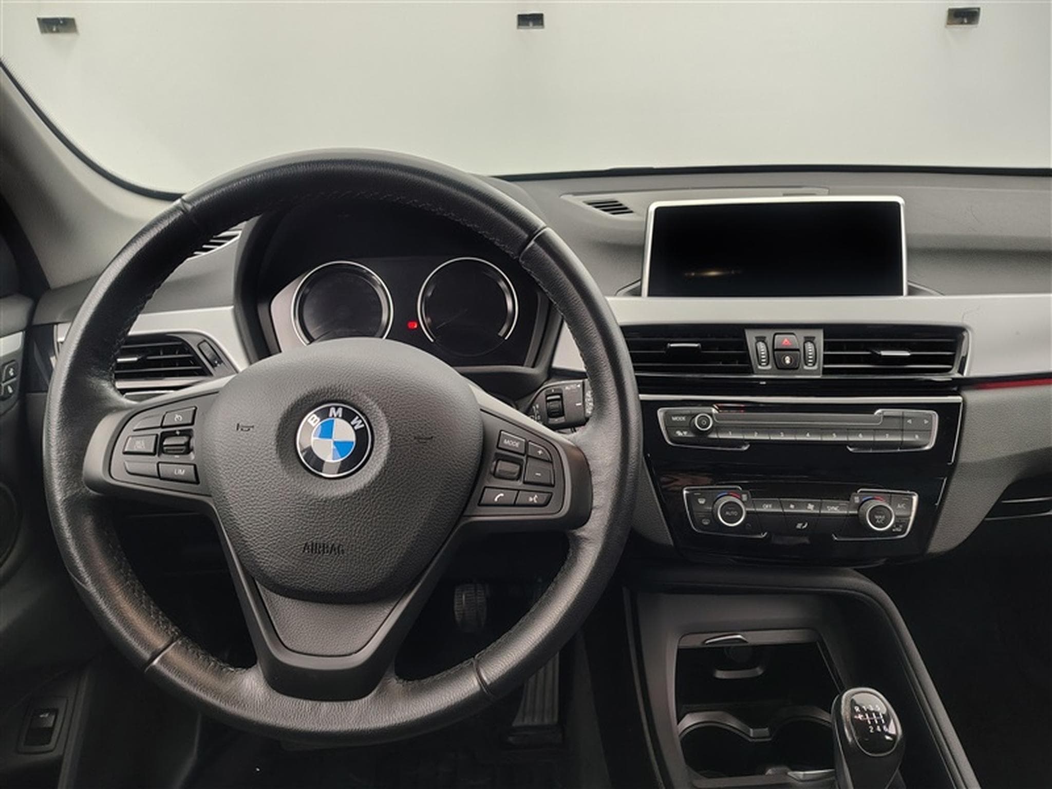 BMW X1 1.5d sDrive18 Cuir / Navi / PDC av+ar (2021) - Foto 9