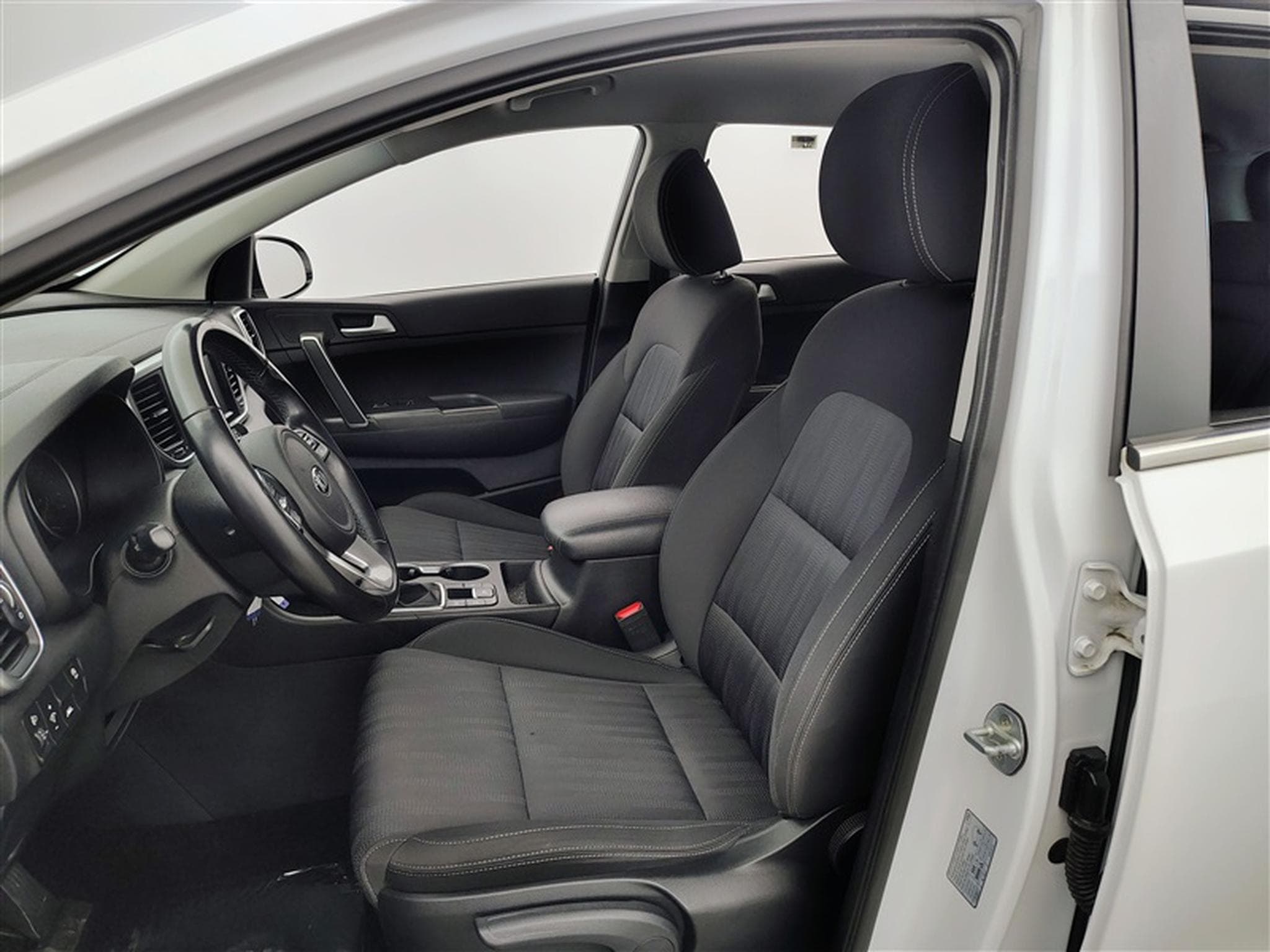 Kia Sportage 1.6 CRDi MHEV Business Line DCT (2020) - Photo 7