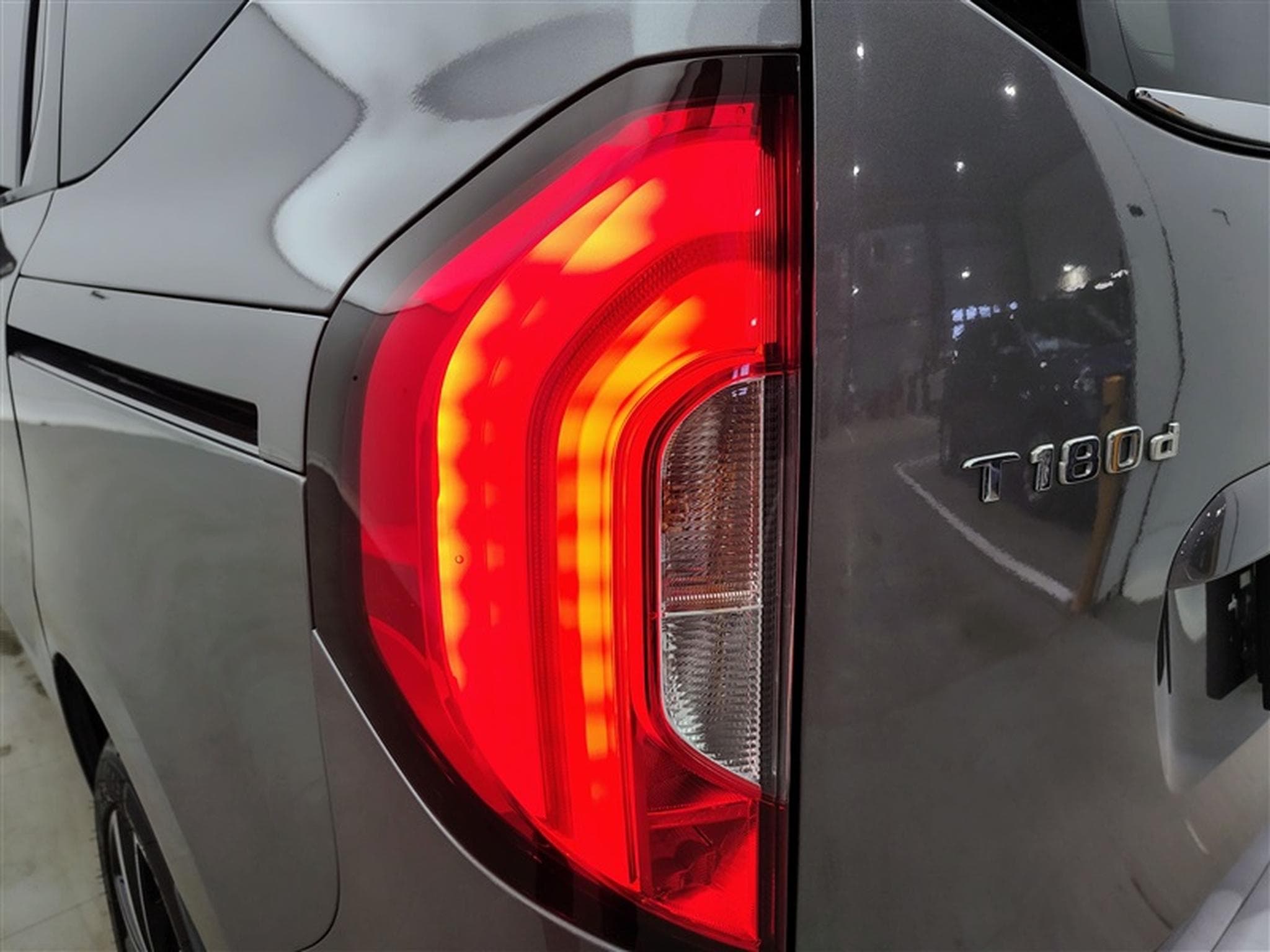 Mercedes T-Class 180d 7G-Tronic Family CUIR / NAVI / FULL LED / CAMERA / ALU (2022) - Photo 16