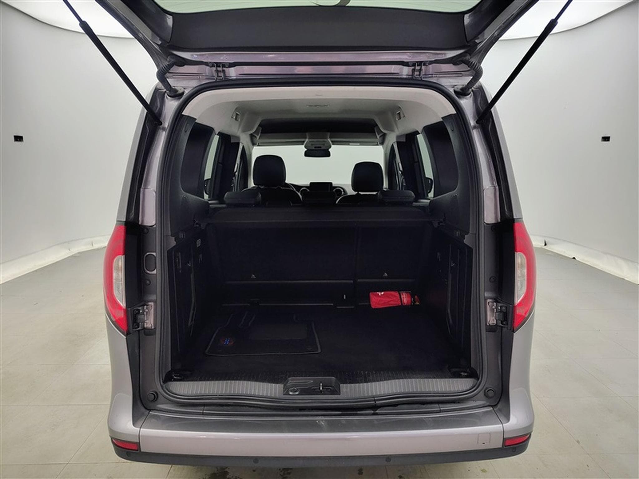 Mercedes T-Class 180d 7G-Tronic Family CUIR / NAVI / FULL LED / CAMERA / ALU (2022) - Photo 14