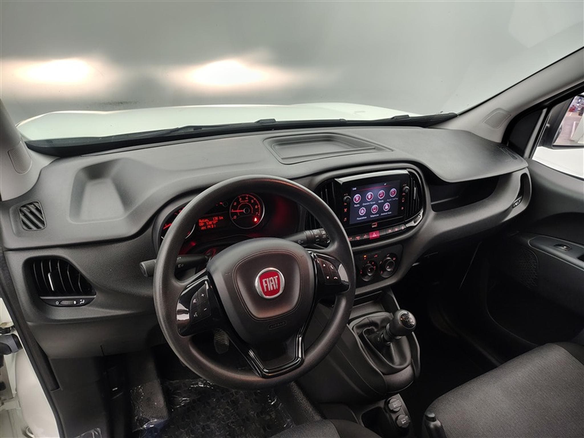 Fiat Doblo 1.6 MJET Cargo CLIM / CARPLAY (2023) - Photo 8