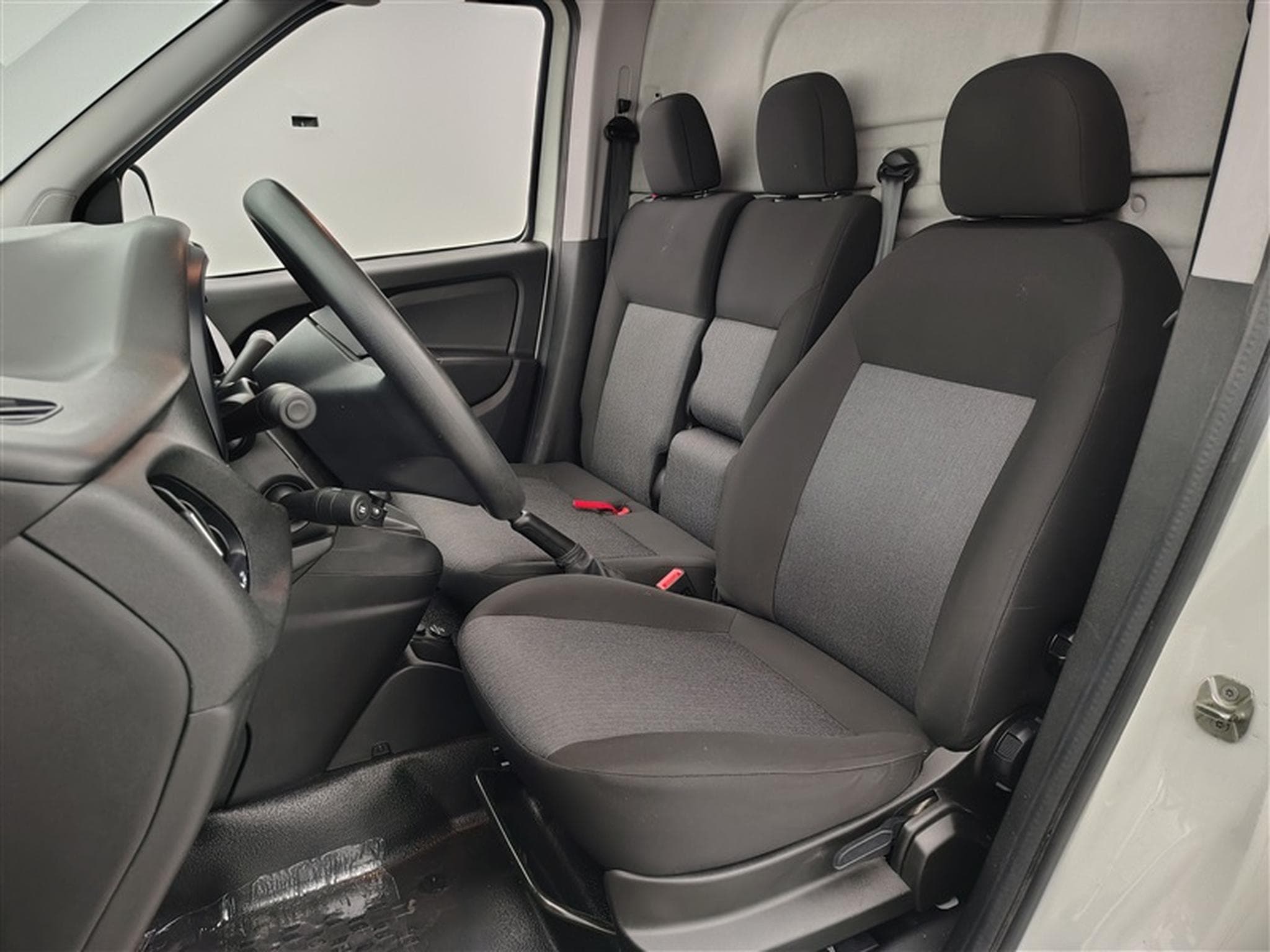 Fiat Doblo 1.6 MJET Cargo CLIM / CARPLAY (2023) - Photo 7
