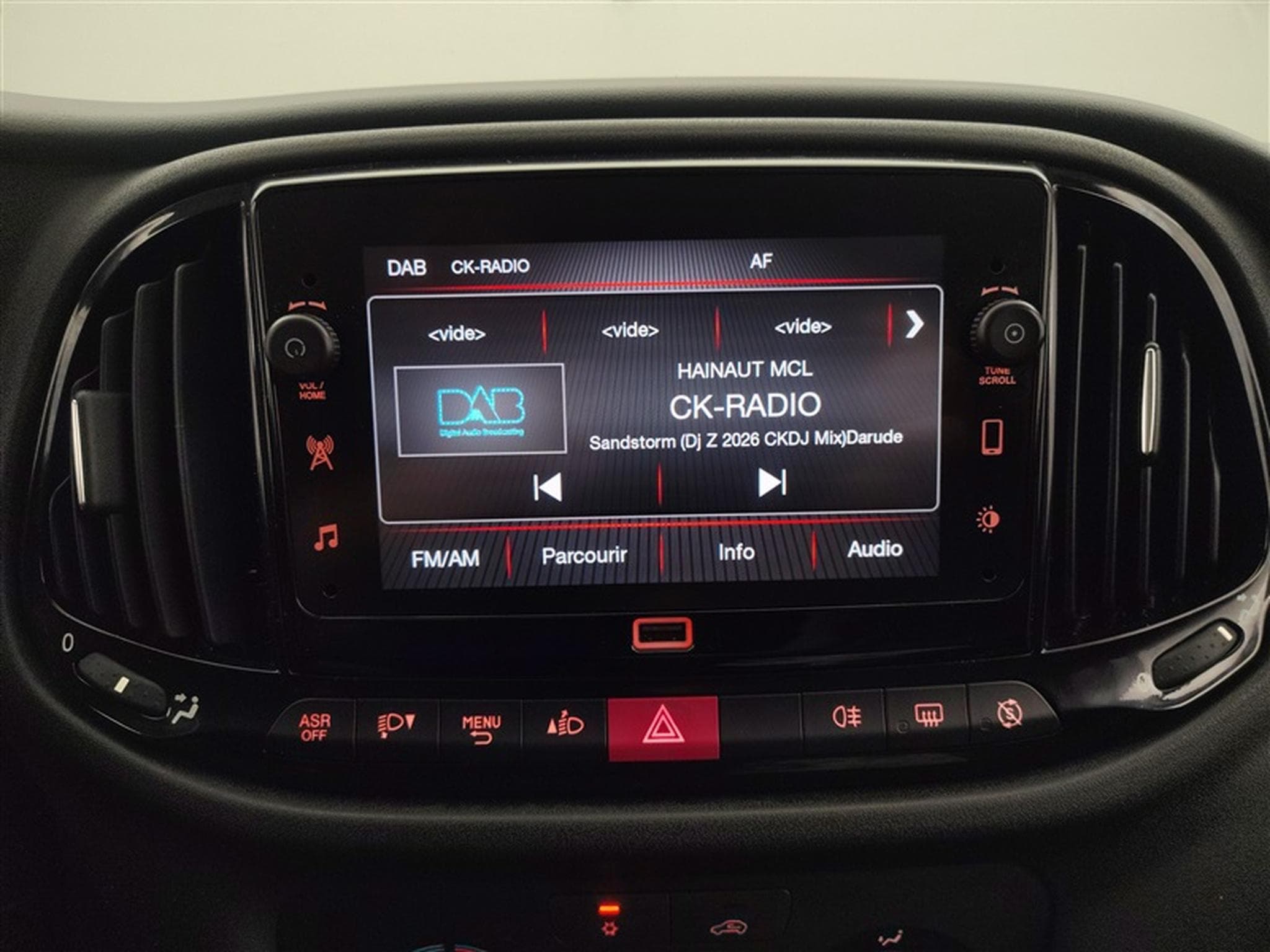 Fiat Doblo 1.6 MJET Cargo CLIM / CARPLAY (2023) - Photo 11