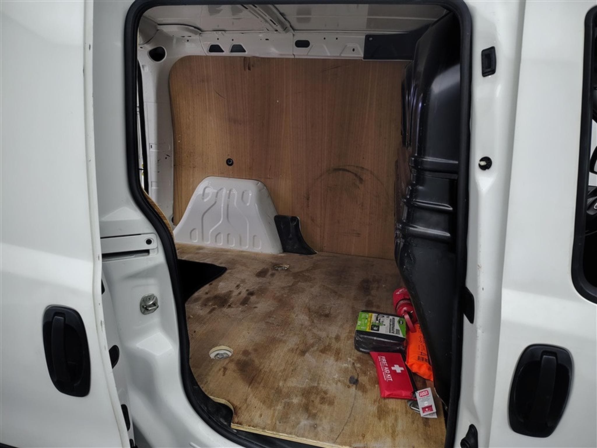Fiat Doblo 1.6 MJET Cargo CLIM / CARPLAY (2023) - Photo 13