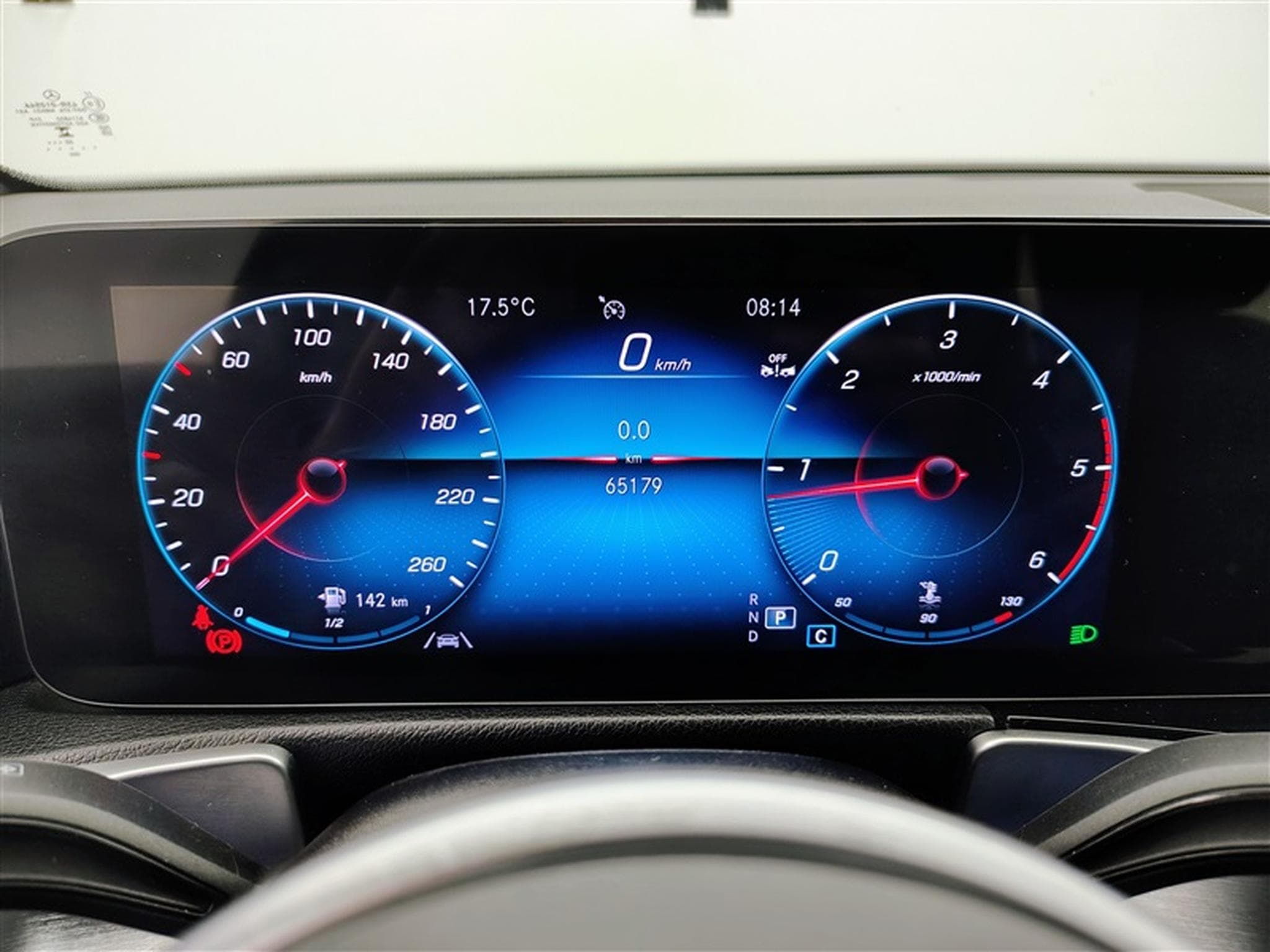 Mercedes GLB 180 **AUTO/NAVI/CARPLAY/CAMERA/7PLACES/SG CH** (2023) - Photo 9